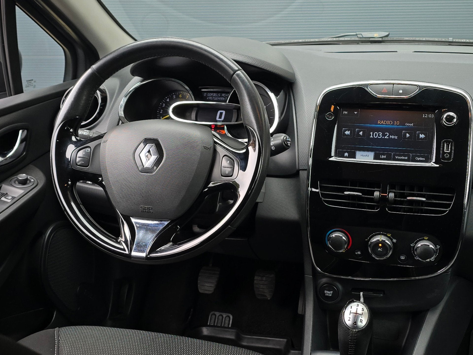 Renault Clio 1.2 16V Apk |Cruise |Navi |Led, Voorwielaandrijving, Euro 5, Gebruikt, 49 €/maand