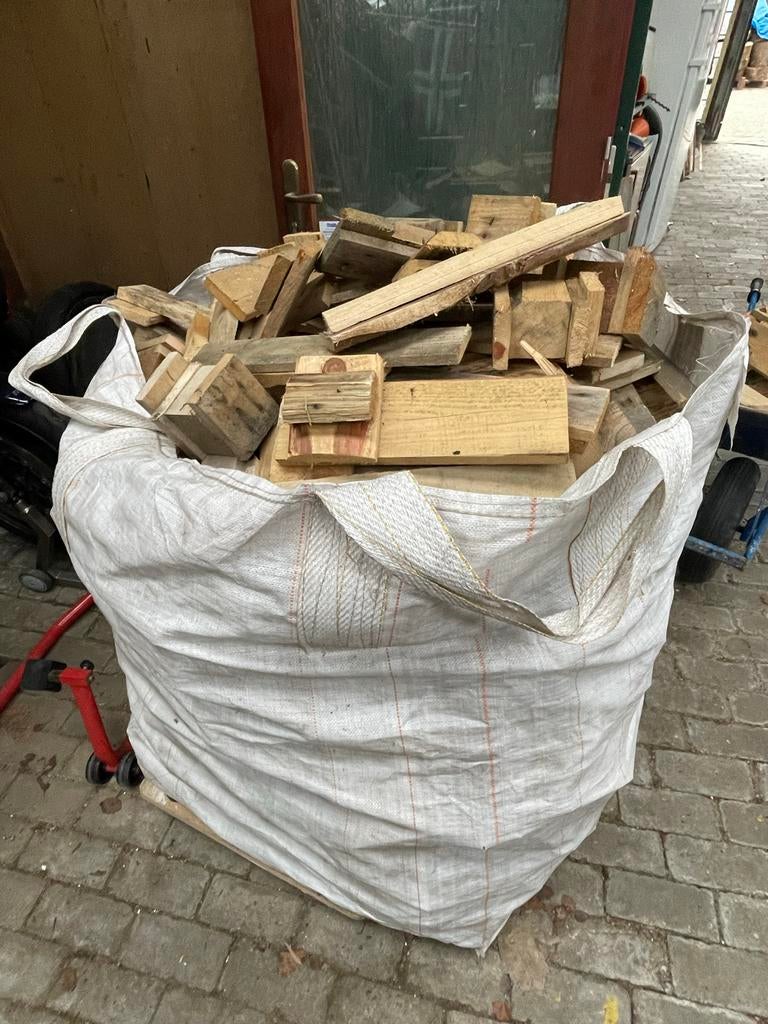 Inhoud Bigbag pallet hout - Ideaal voor kachel of vuurkorf, Minder dan 3 m³, Ophalen, Overige houtsoorten, Blokken