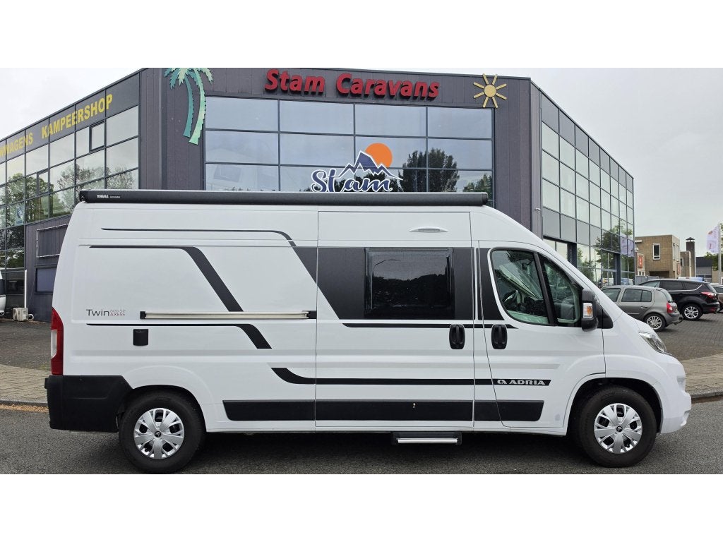 Adria Twin Axess 600 SP, Caravans en Kamperen, Campers, Automaat, Buscamper of Camperbus, Ringverwarming, Tot en met 2