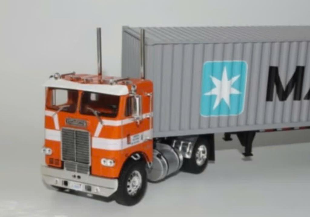 Freightliner COE 1976 MAERSK Container 1/43 USA TRUCKS # 15, Hobby en Vrije tijd, Modelauto's | 1:43, Verzenden, Nieuw, Bus of Vrachtwagen