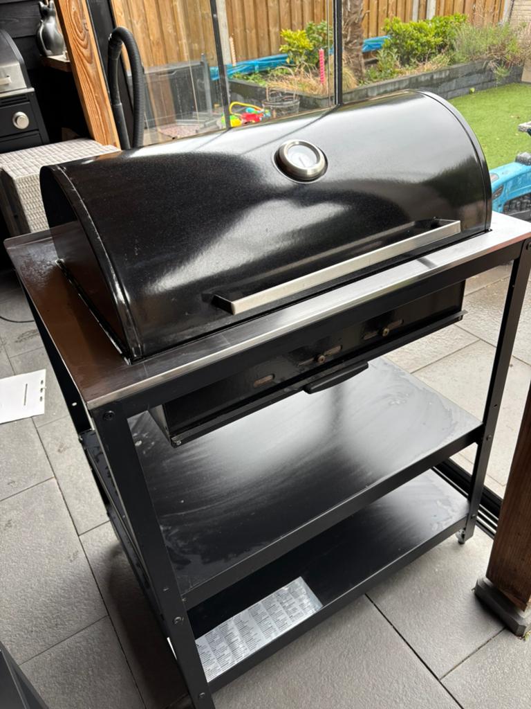 Zwarte ikea BBQ met thermometer en onderstel, Ophalen, Gebruikt