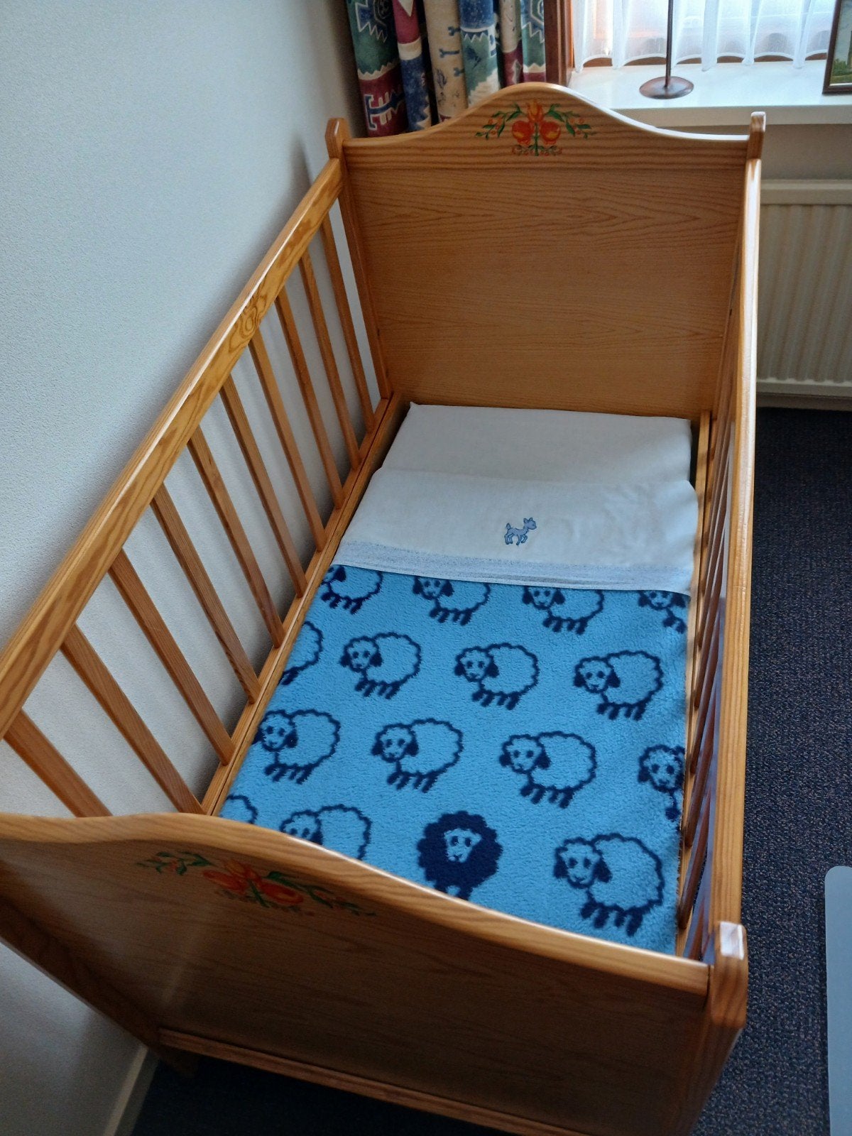 Houten kinder Ledikant met Matras - gebruikt, Ophalen, Gebruikt, Ledikant
