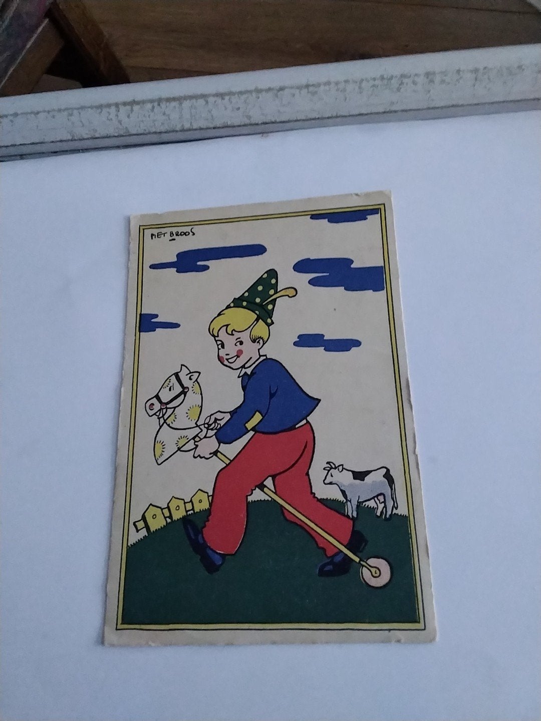 Ansichtkaart - Piet Broos. JONGEN MET STOKPPAARDJE 1944, Ophalen of Verzenden, 1920 tot 1940, Gelopen