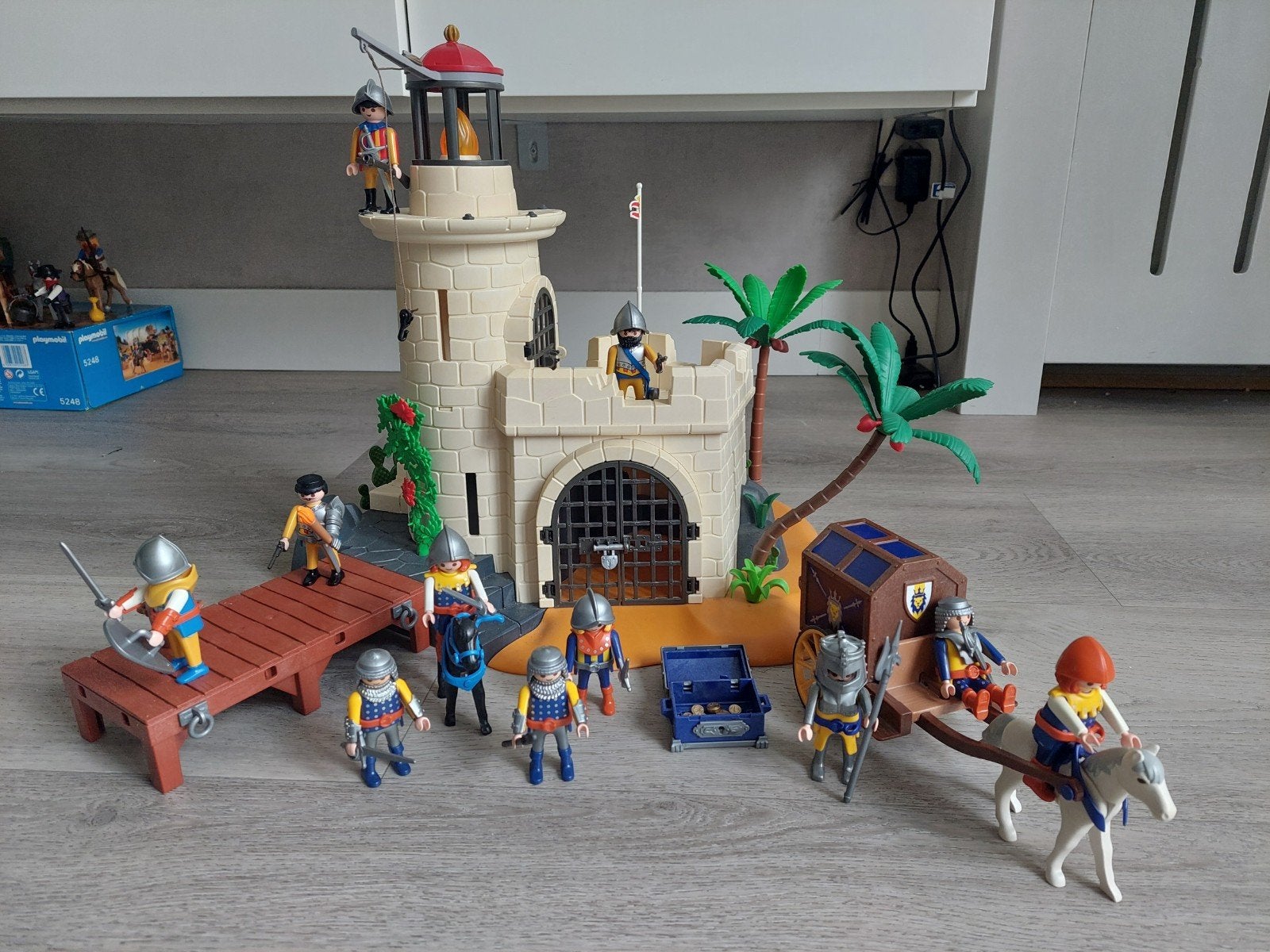 kasteeltje / vuurtoren, Kinderen en Baby's, Speelgoed | Playmobil, Ophalen of Verzenden