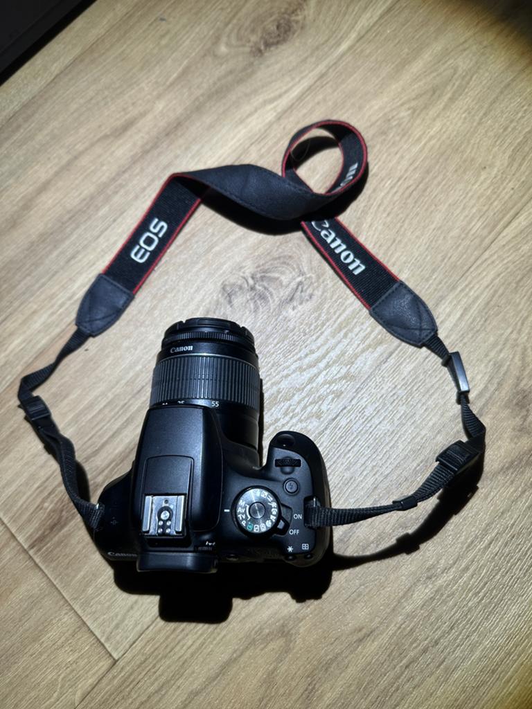 Canon EOS 2000D spiegelreflexcamera + Canon 18-55mm lens, Gebruikt, Spiegelreflex, Canon, Ophalen of Verzenden