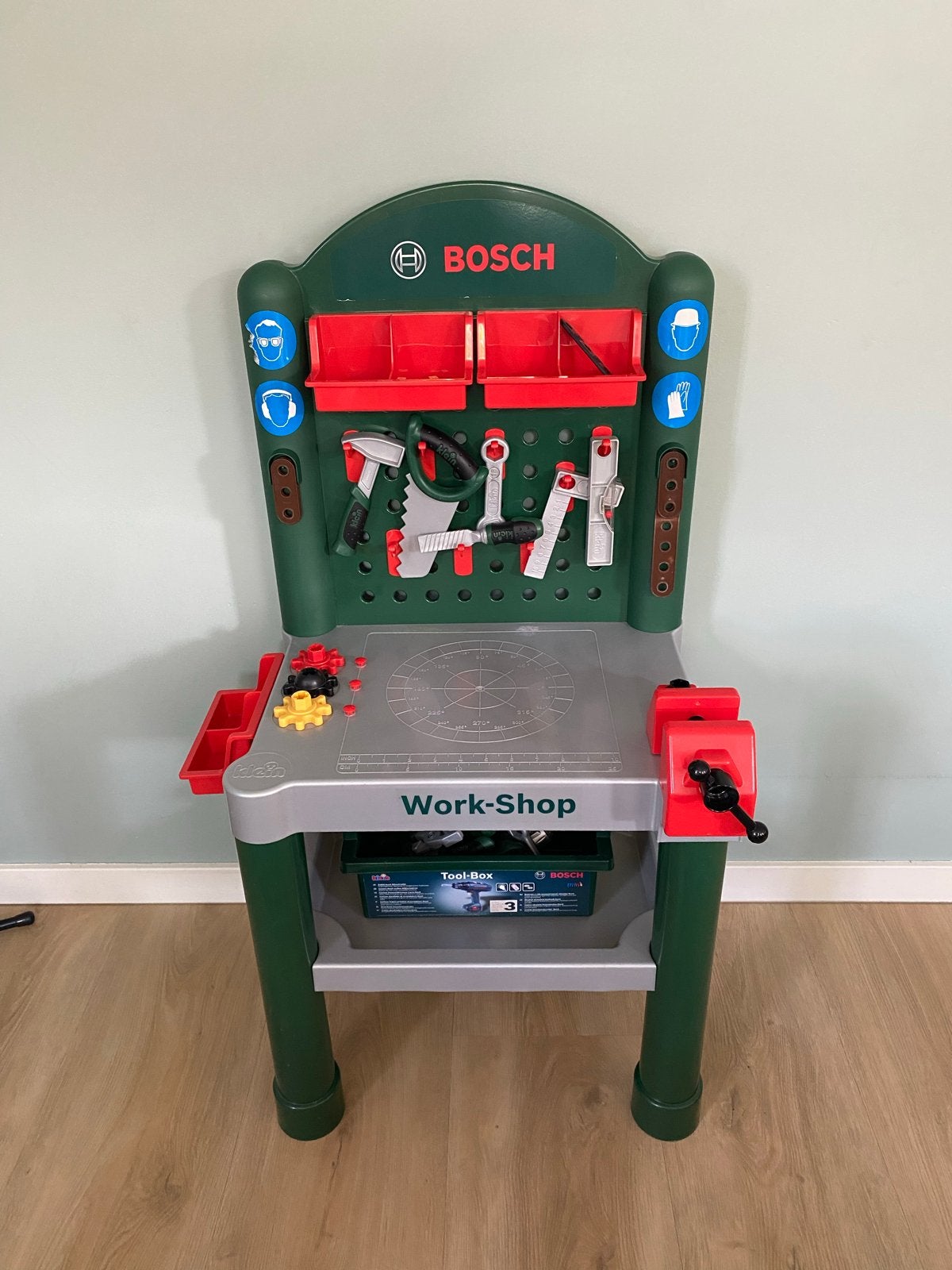 Bosch Werkbank met gereedschap en extra gereedschapskist, Kinderen en Baby's, Speelgoed | Educatief en Creatief, Ophalen, Gebruikt