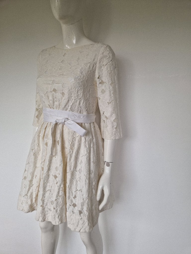 Tara Jarmon kanten jurk ivoorwit. Maat 34/36., Kleding | Dames, Overige kleuren, Verhip-vintage.nl, Ophalen of Verzenden, Zo goed als nieuw