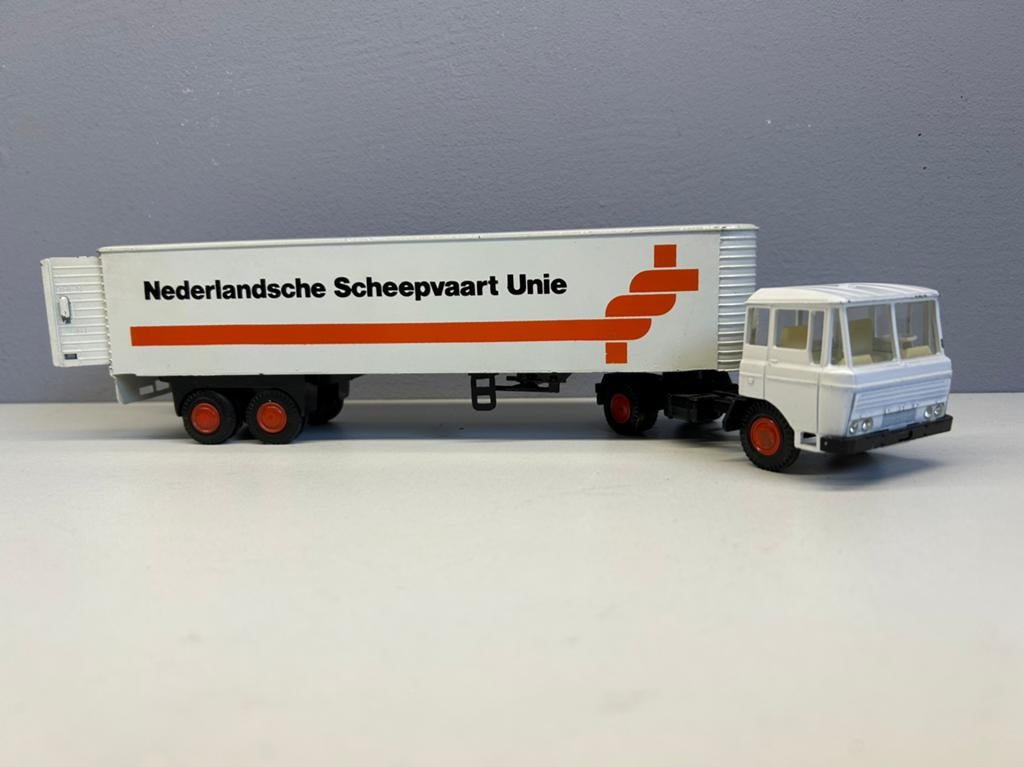 Lion toys car #36 Daf 2600 NSU NEDLLOYD Scheepvaart Unie, Ophalen of Verzenden, Zo goed als nieuw, Bus of Vrachtwagen, Lion Toys