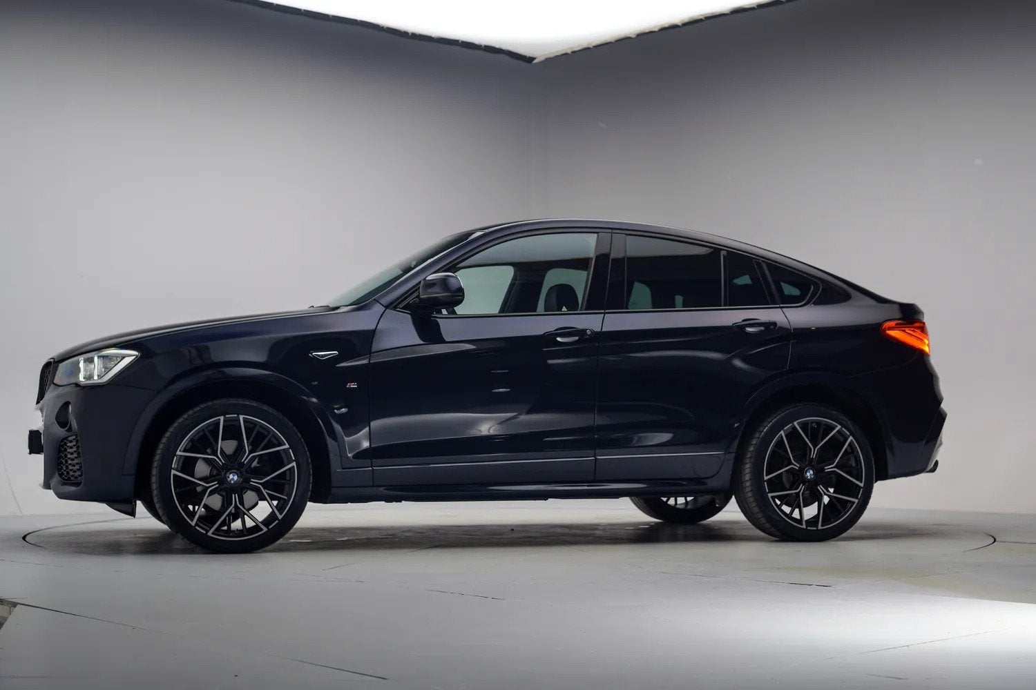BMW X4 xDrive 20i M Sport High Executive Aut. [ Leder Camera, Auto's, Automaat, Gebruikt, Zwart, Bedrijf