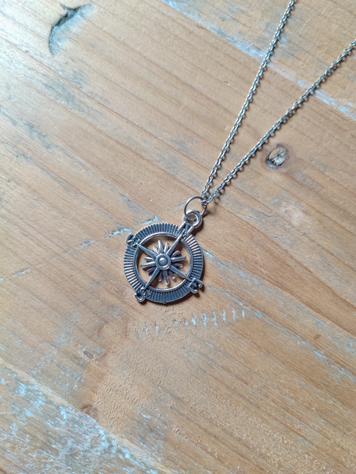 Nieuwe ketting met kompas hanger, Sieraden, Tassen en Uiterlijk, Kettingen, Verzenden, Nieuw, Zilver, Overige materialen