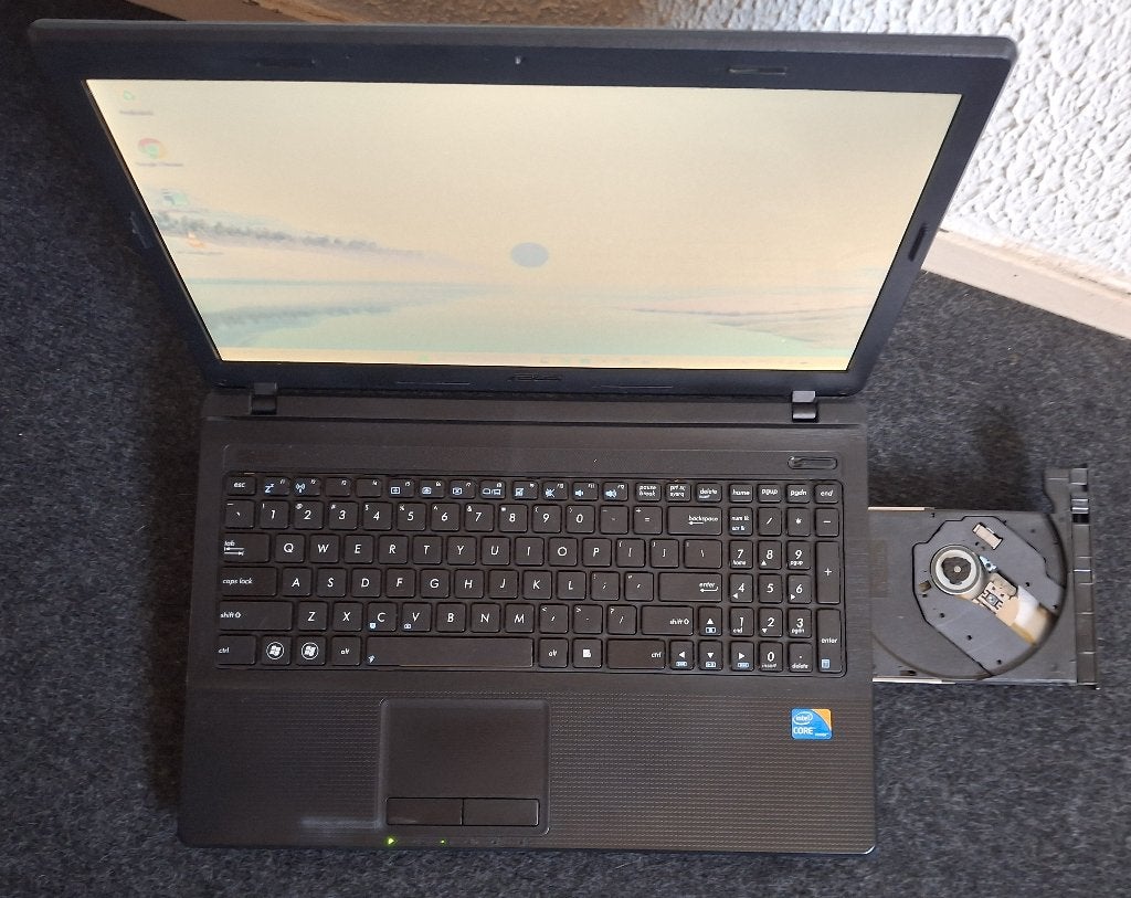 Asus X54H; i3 met 4GB Ram, 128 GB SSD en Windows 11 26H2, Ophalen, Gebruikt, Met videokaart, 2 tot 3 Ghz