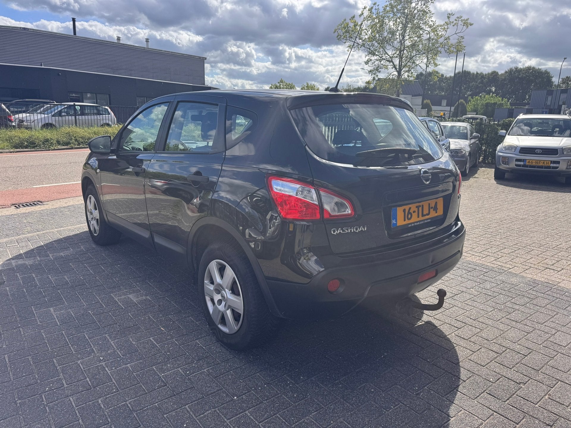 Nissan Qashqai 1.6 Visia, Voorwielaandrijving, Euro 5, 1225 kg, 4 cilinders