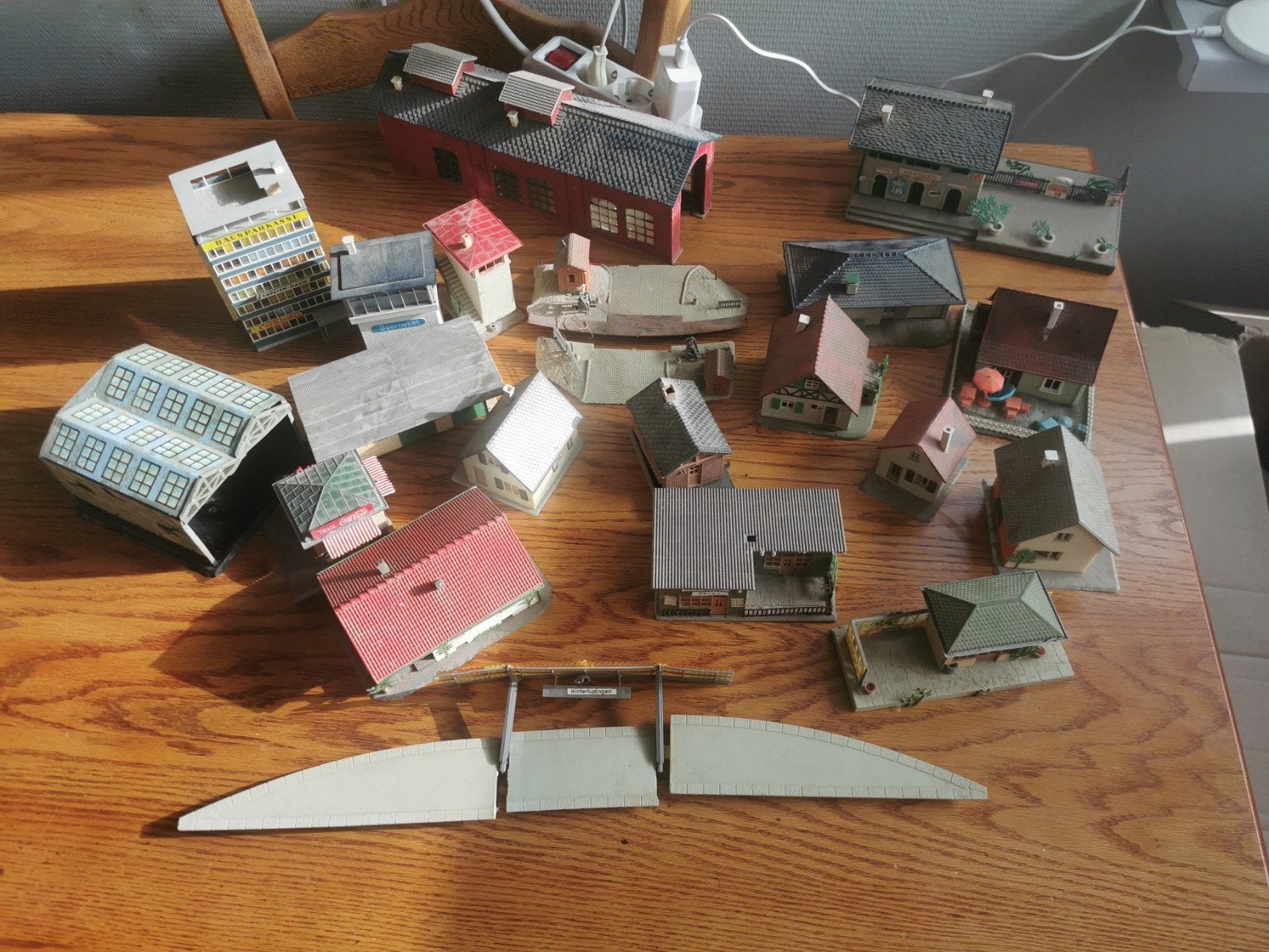 Diverse modelbouw huisjes en gebouwen (schaal H0/N), Gebruikt, Gelijkstroom of Wisselstroom, Brug, Tunnel of Gebouw, Analoog