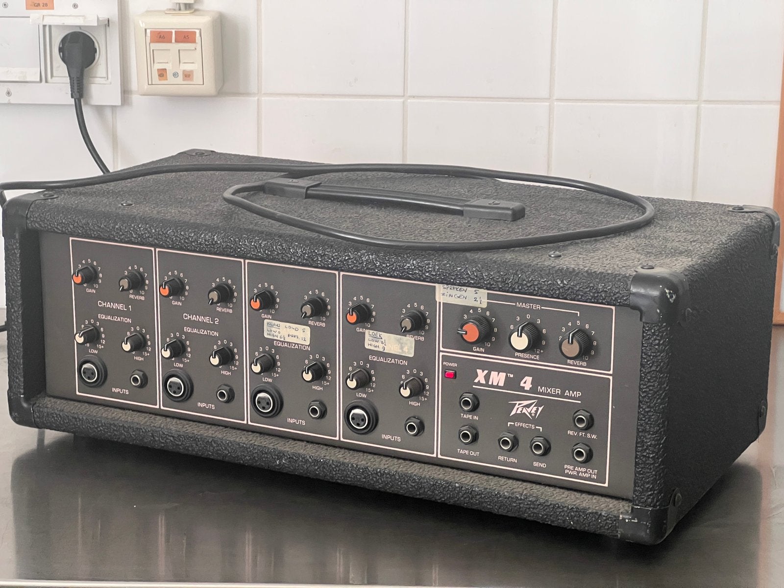 Peavey XM 4, Ophalen, Zo goed als nieuw, Minder dan 500 watt