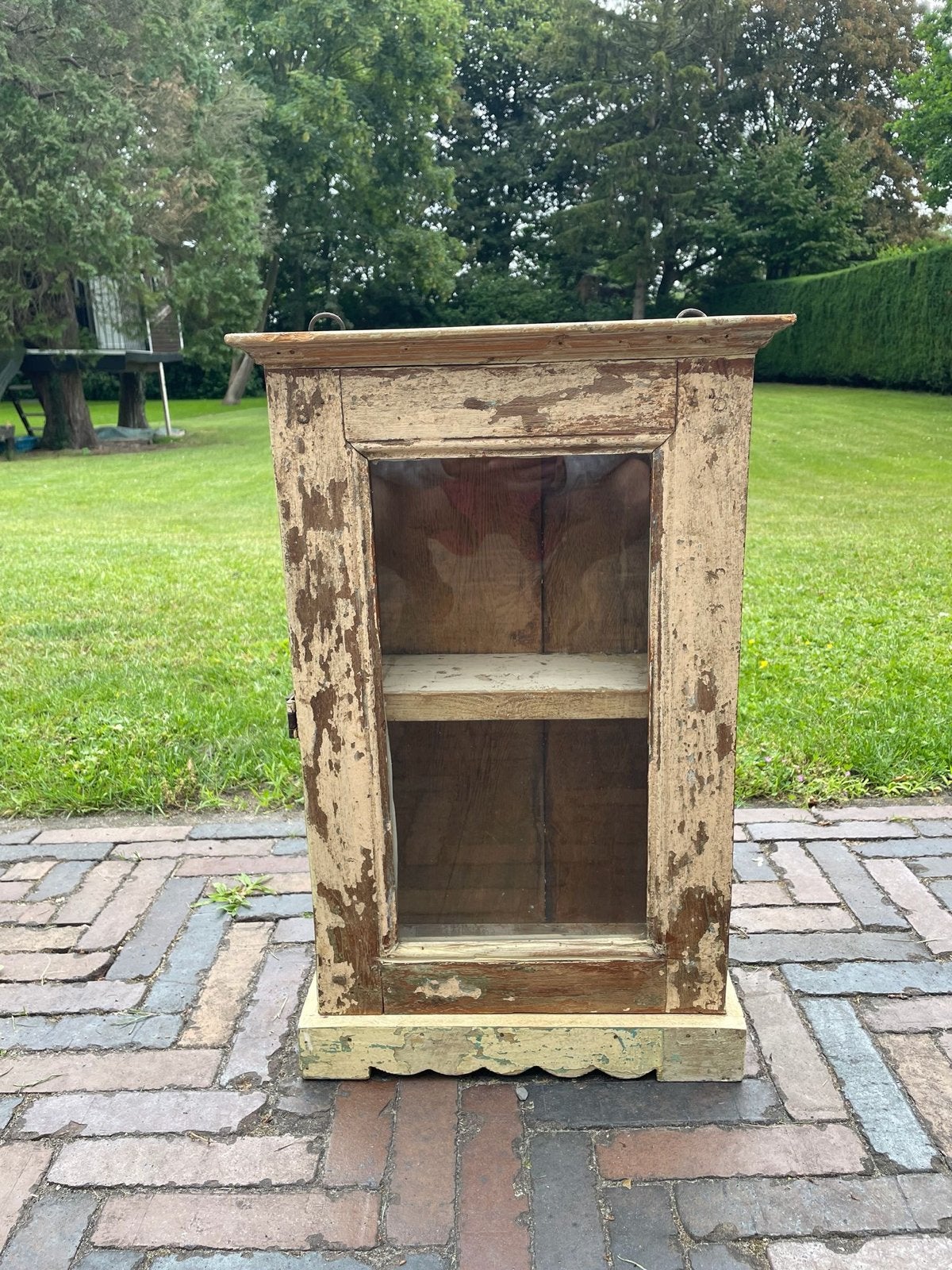 Vintage wandkastje met glazen deur - Woonwinkel Breda, Ophalen