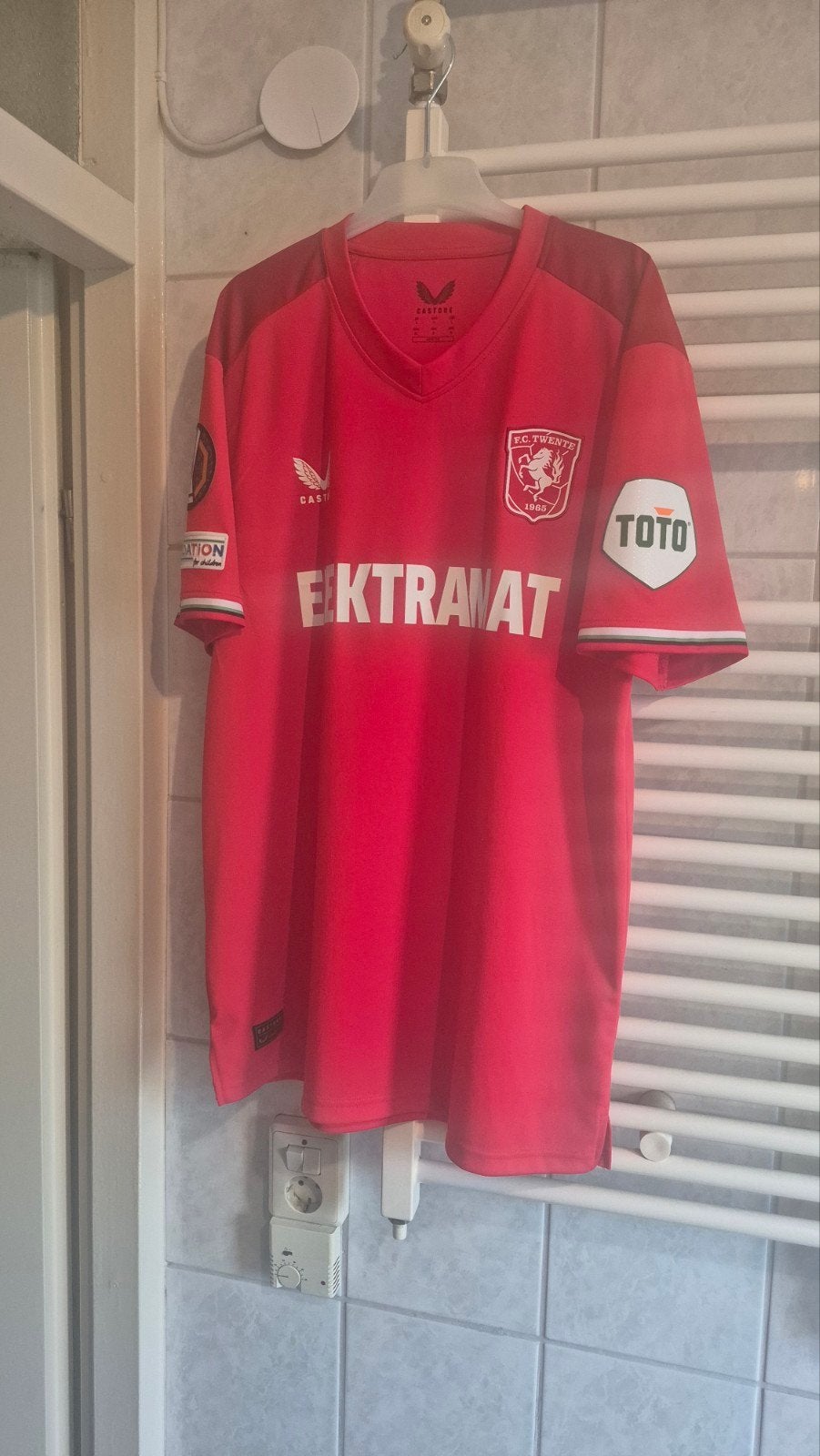 4 fc twente shirts maten l en 1 shirt xl, Maat XL, Ophalen, Shirt