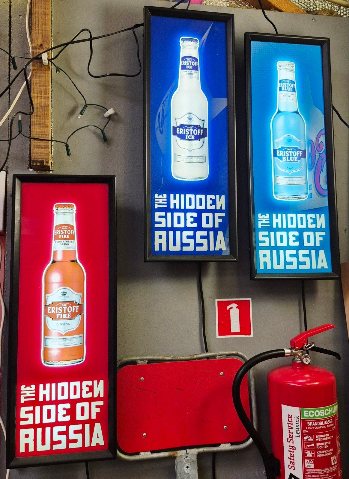 Serie van 3x lichtbak, lichtreclame Eristoff vodka, Ophalen, Zo goed als nieuw, Lichtbak of (neon) lamp