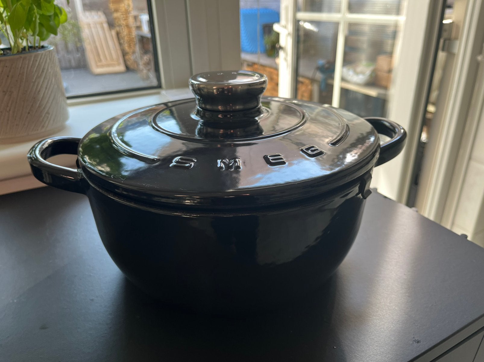SMEG gietijzeren stoofpan/braadpan zwart, Ophalen, Zo goed als nieuw, Gietijzer