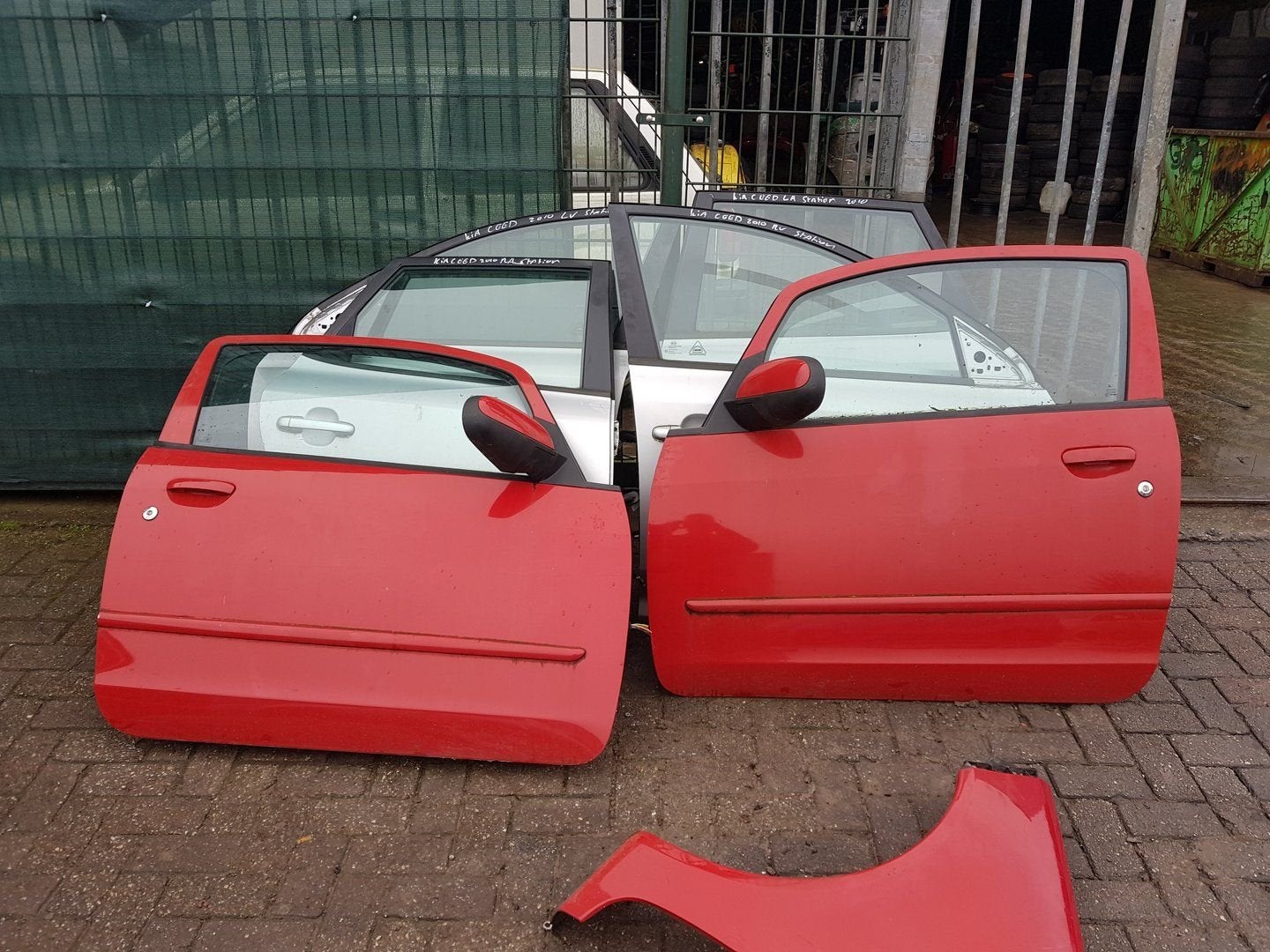 MITSUBISHI COLT PORTIEREN LINKS+RECHTS   BJ 2009, Gebruikt, -, Deur, -