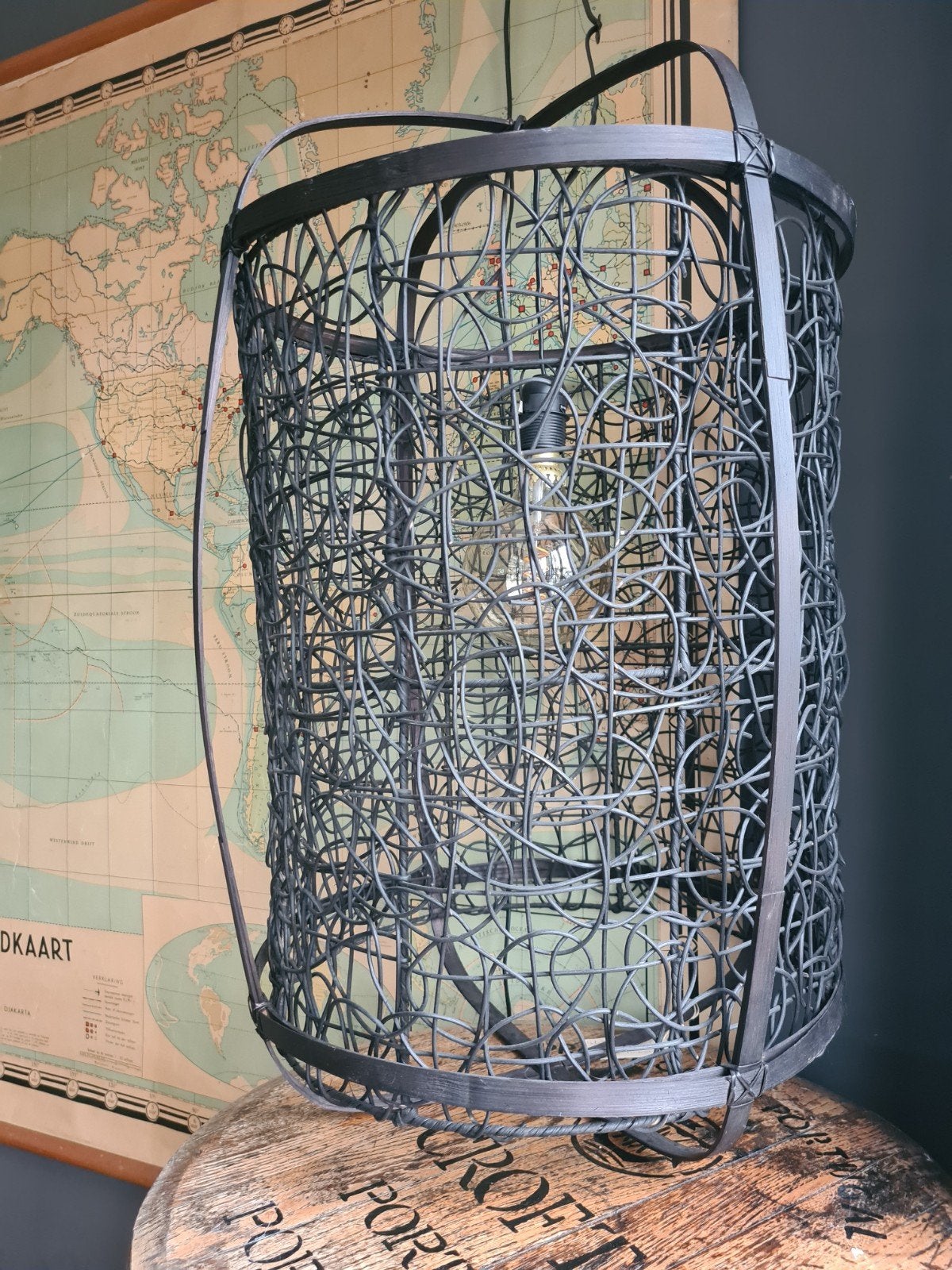 Prachtige grote hanglamp riet/rattan zwart, nieuw!, Huis en Inrichting, Nieuw, Hout, Balinees, Ibiza, Boho, natural, E27 (groot)