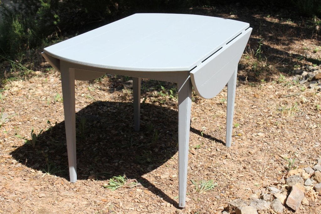 Brocante - Grote grijze hangoor-tafel!, Huis en Inrichting, Ophalen, Gebruikt, Rond, Vijf personen of meer