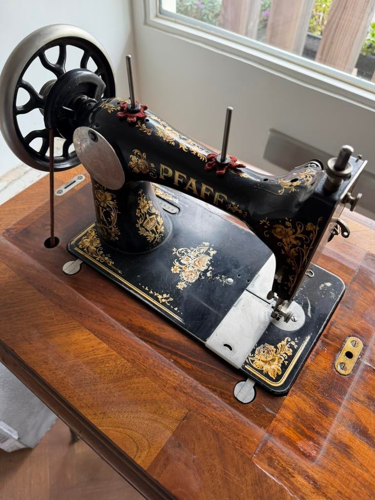 Pfaff naaimachine vintage, Antiek en Kunst, Antiek | Naaimachines, Ophalen