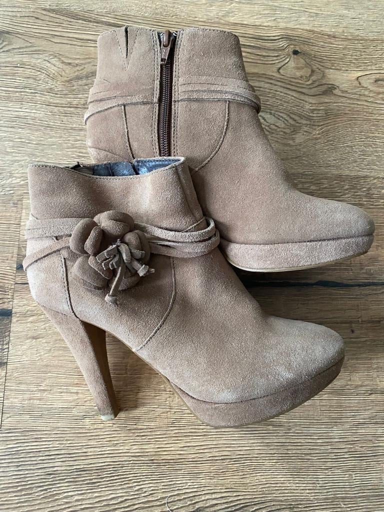 Laarsjes Invito maat 38, Kleding | Dames, Bruin, Ophalen of Verzenden, Schoenen met hoge hakken, Invito