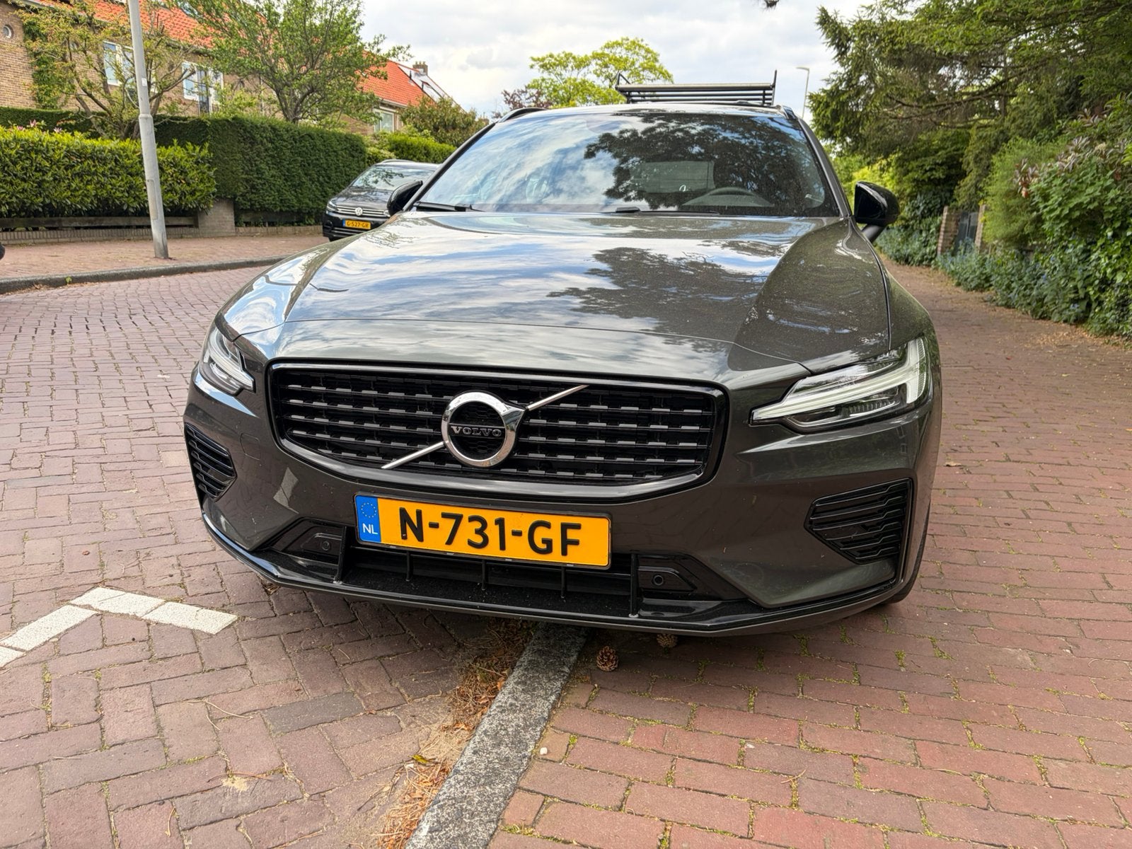 Volvo V60 T6 Recharge R- Design 340pk AWD Geartronic 2021, Automaat, Zwart, 4 cilinders, Leder en Stof
