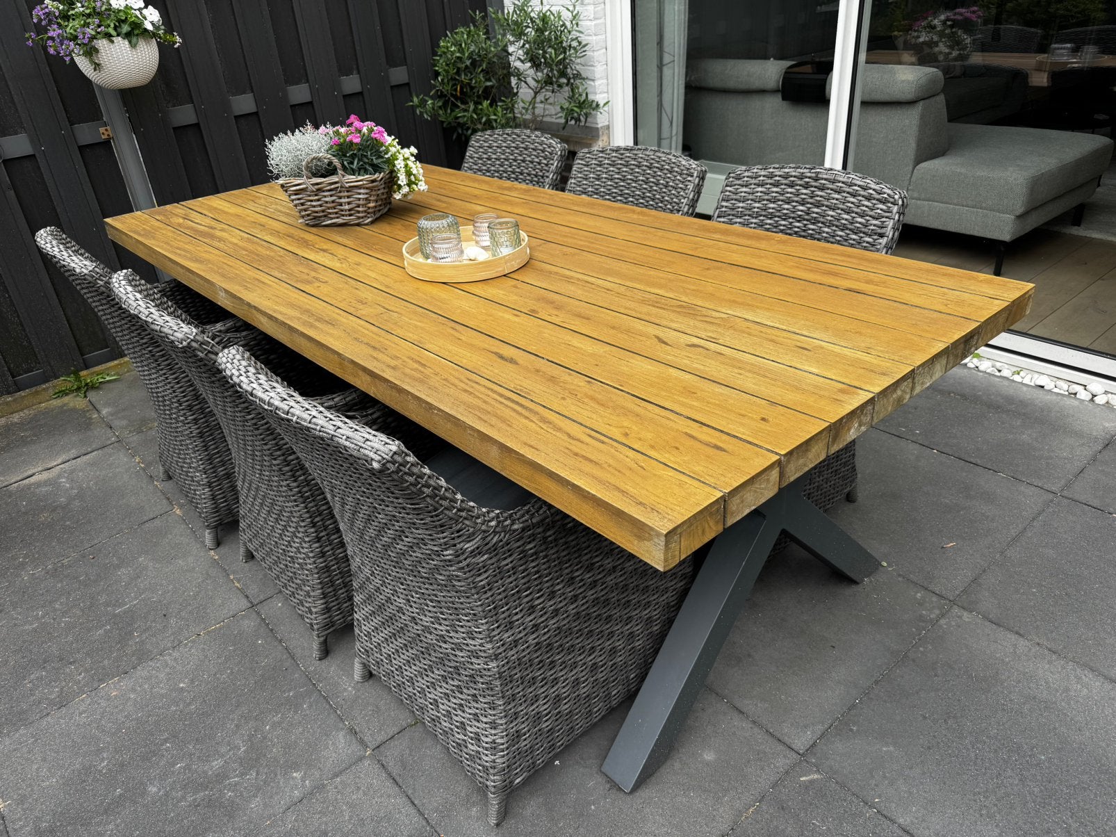 Teakhouten Tuintafel met metalen onderstel en 6 stoelen, Ophalen, Zo goed als nieuw, Rechthoekig, Teakhout