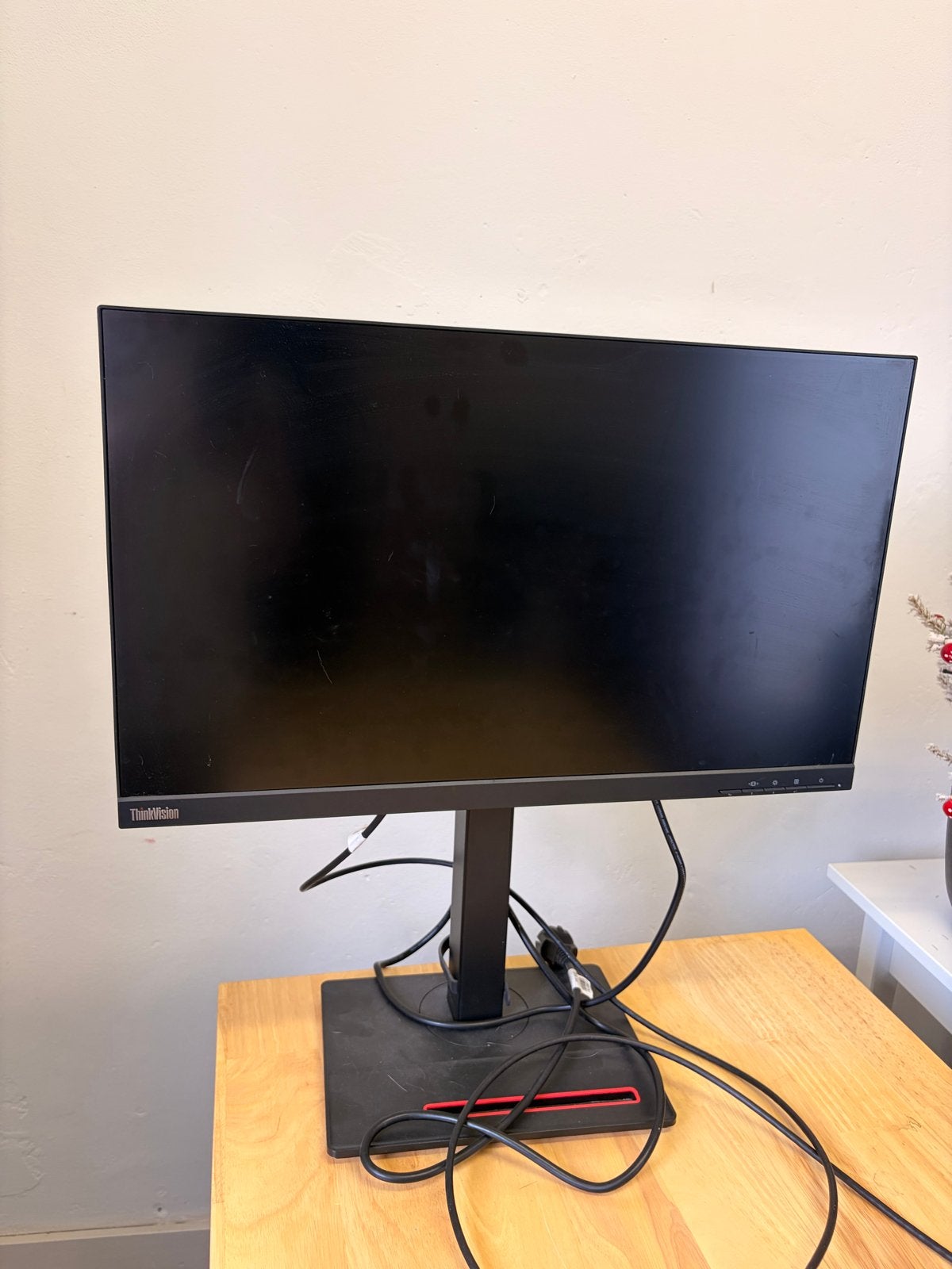 Gratis Lenovo ThinkVision 24-inch monitor, Computers en Software, Monitoren, Ophalen, Gebruikt, 60 Hz of minder, IPS