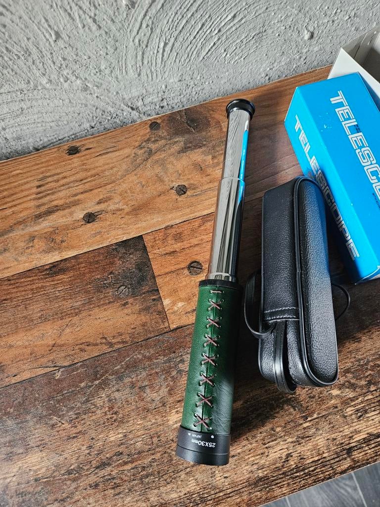 Revue 25x30 vintage Monoculaire Telescoop met Hoes en Doos, Audio, Tv en Foto, Optische apparatuur | Telescopen, Ophalen of Verzenden