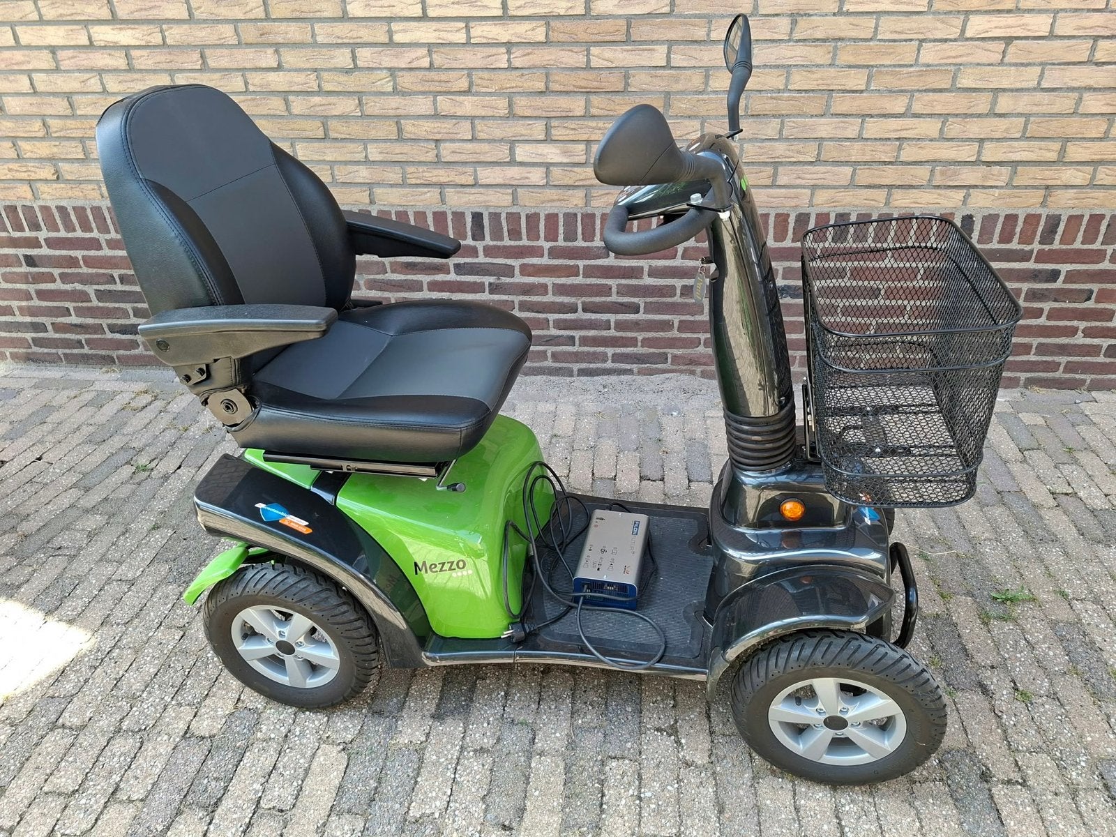 Scootmobiel Life en Mobility Mezzo 4, Diversen, Brommobielen en Scootmobielen, Ophalen, Life and Mobility, Zo goed als nieuw, 16 km/u of meer