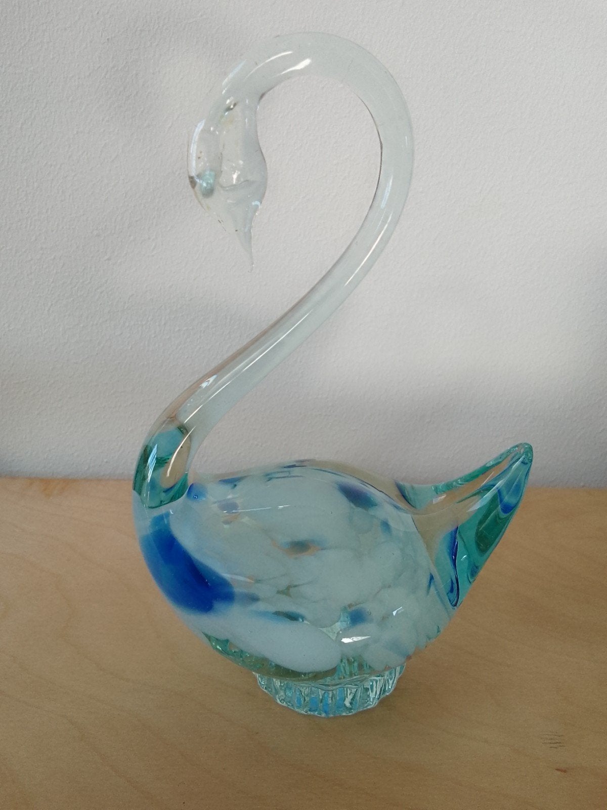 Sierlijke glazen zwaan met blauw en wit wolkig effect, Antiek en Kunst, Ophalen of Verzenden