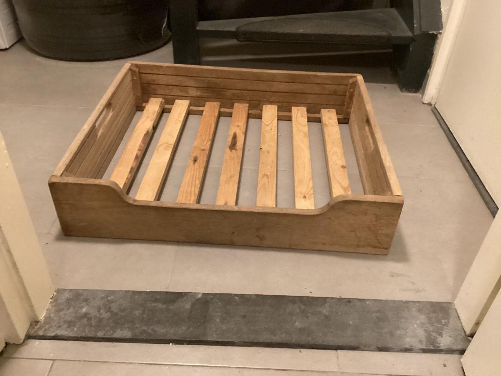 Te koop Hondenmand hout, Dieren en Toebehoren, Ophalen, Gebruikt