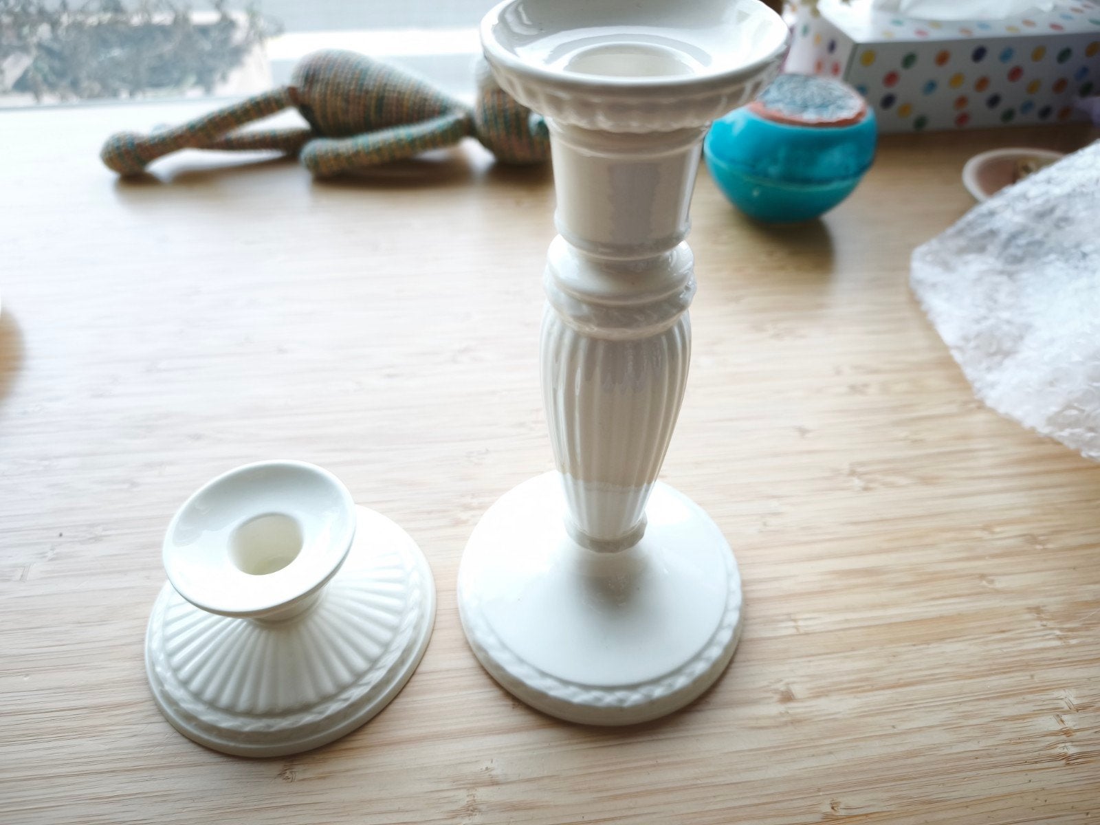 Set van 2 Wedgwood kandelaars - Nieuwstaat, Antiek en Kunst, Ophalen of Verzenden, Keramiek of Aardewerk