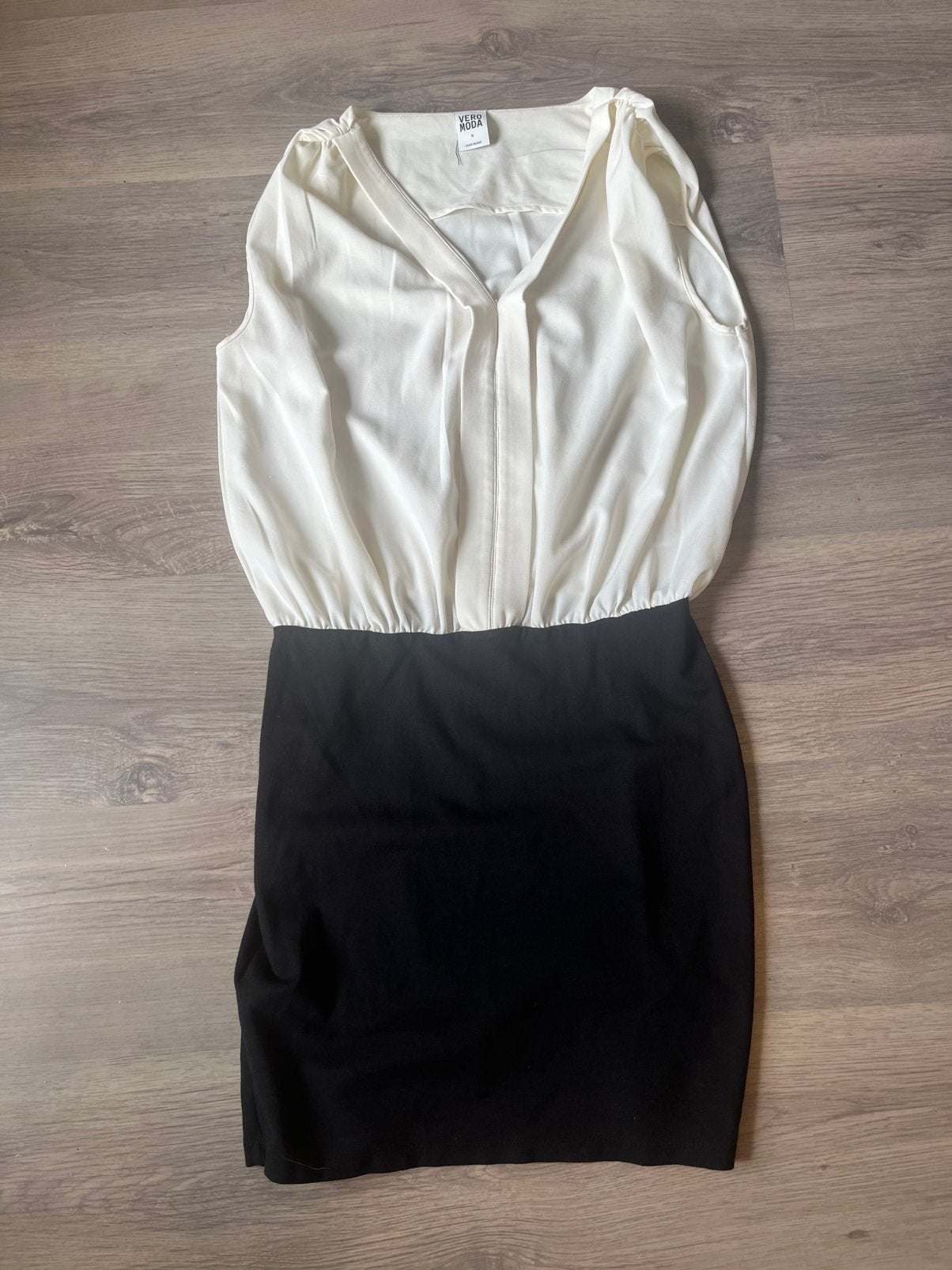 Vero Moda colorblock jurk 2-in-1 maat M, Ophalen of Verzenden, Zo goed als nieuw, Zwart, Boven de knie