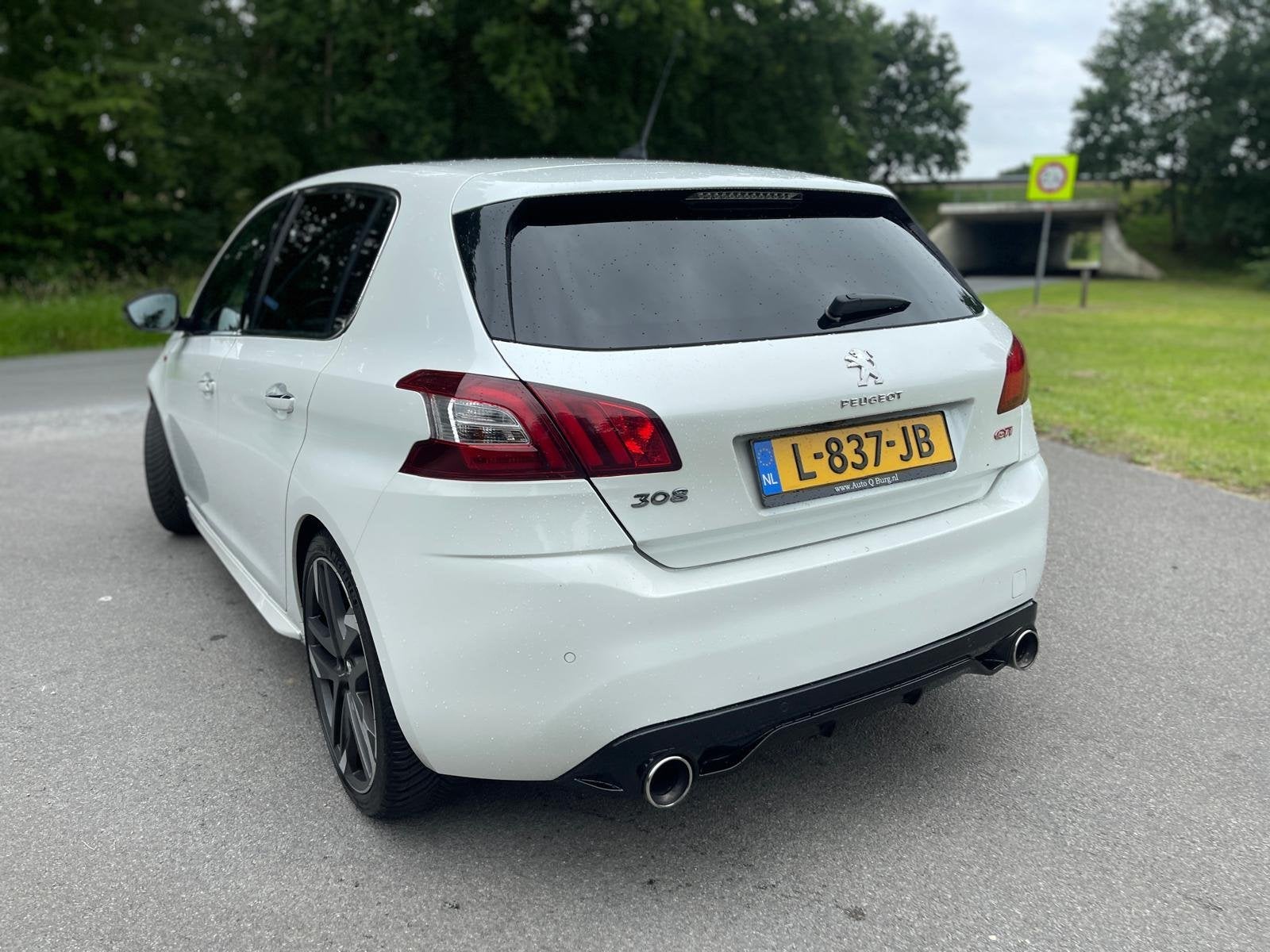 Peugeot 308 1.6 e-THP GTi 270 PK | Full options | REMUS Uitl, Voorwielaandrijving, Gebruikt, 4 cilinders, Leder en Stof
