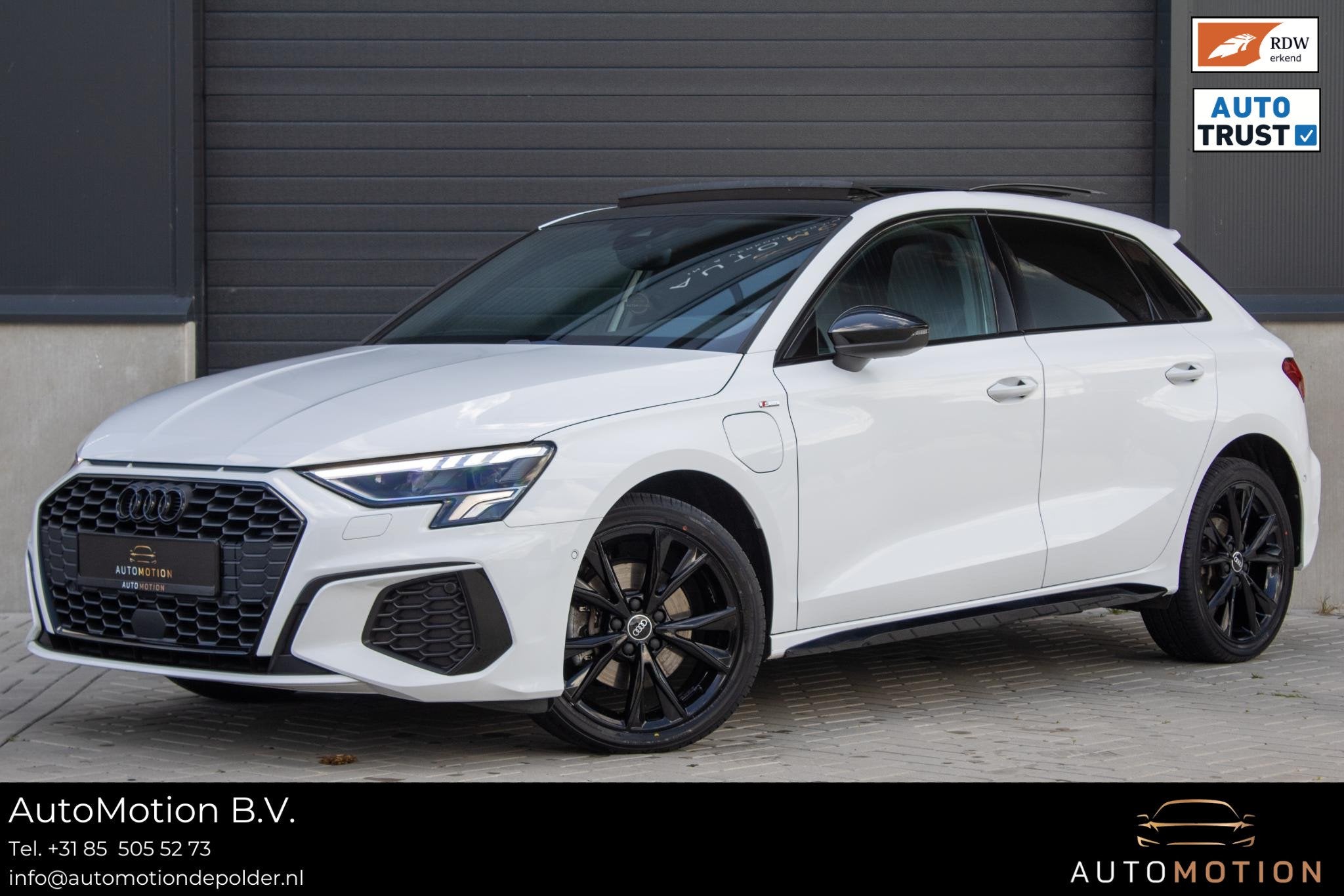 Audi A3 Sportback 40TFSIe Sline Pano Camera Maxton Keyless S, Auto's, Dealer onderhouden, Stof, Gebruikt, 4 cilinders