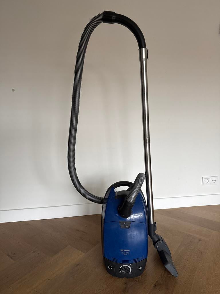 Miele stofzuiger - Gebruikt, maar werkt perfect!, Gebruikt, Stofzuiger, 1600 tot 2000 watt, Ophalen