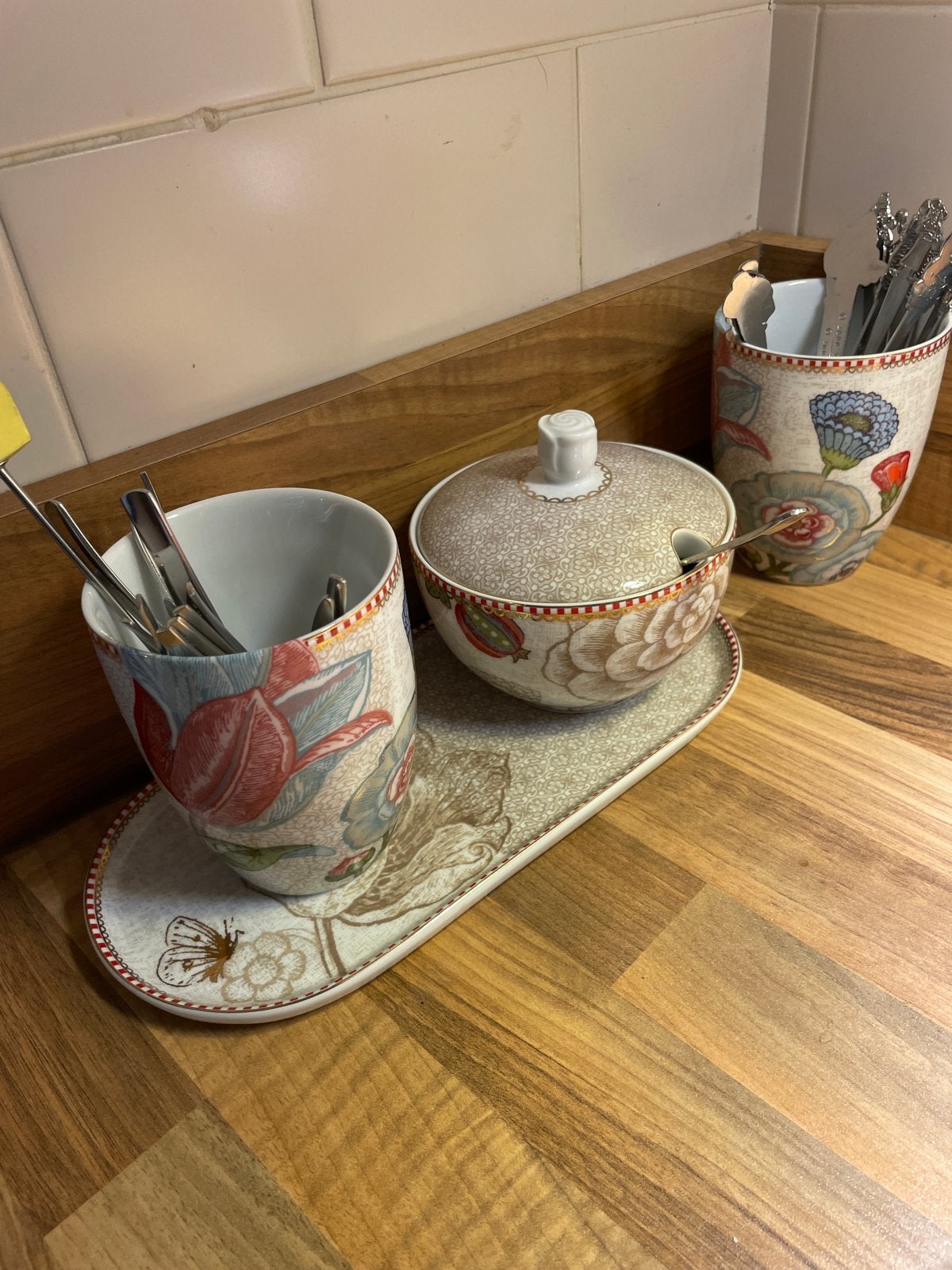 Pip Studio servies: 2 bekers, suikerpot en dienblad, Gebruikt, Ophalen of Verzenden, Modern, Porselein