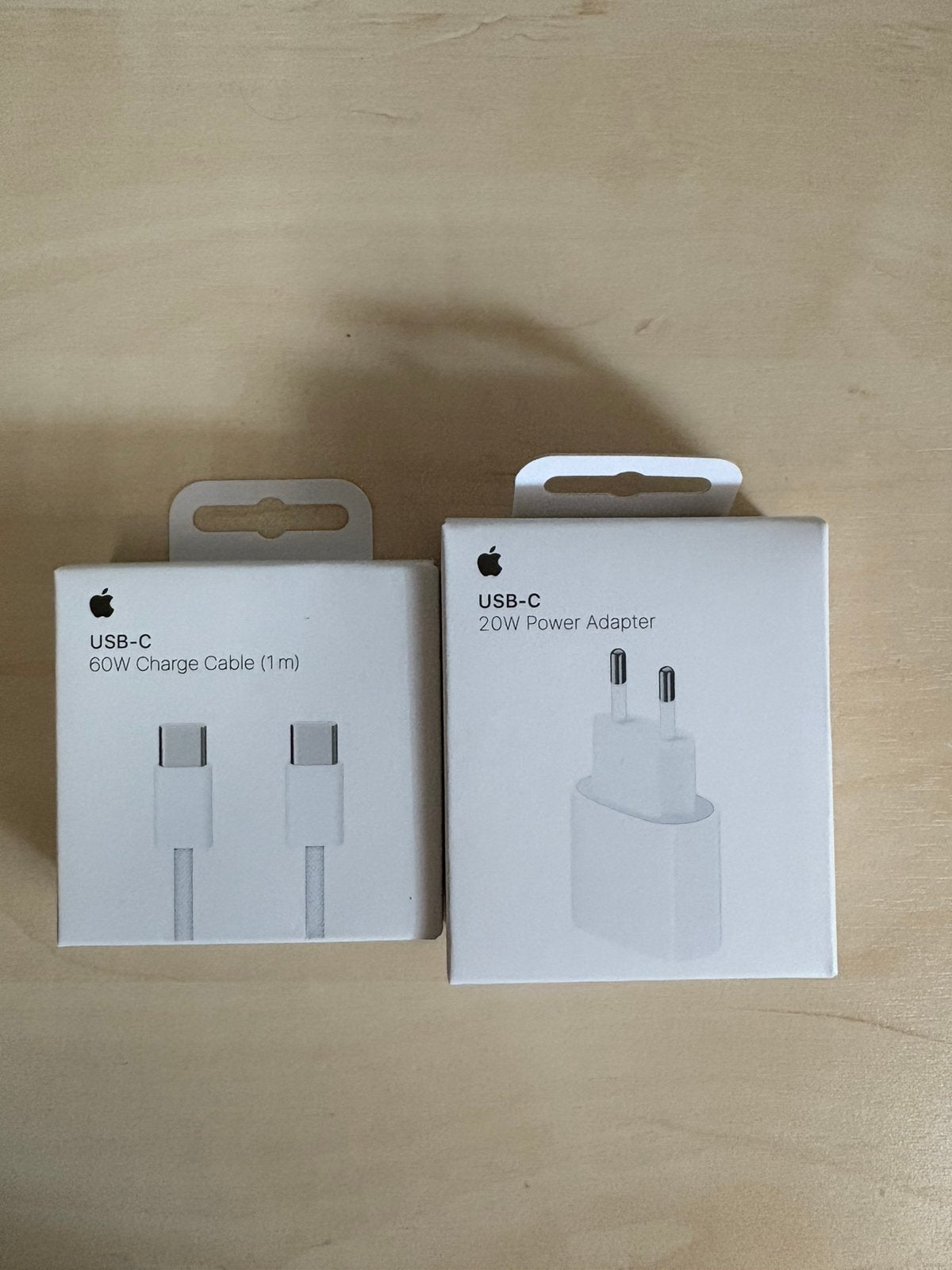 iPhone oplader helemaal nieuwe, Telecommunicatie, Mobiele telefoons | Telefoon-opladers, USB-C, -, -, Nieuw