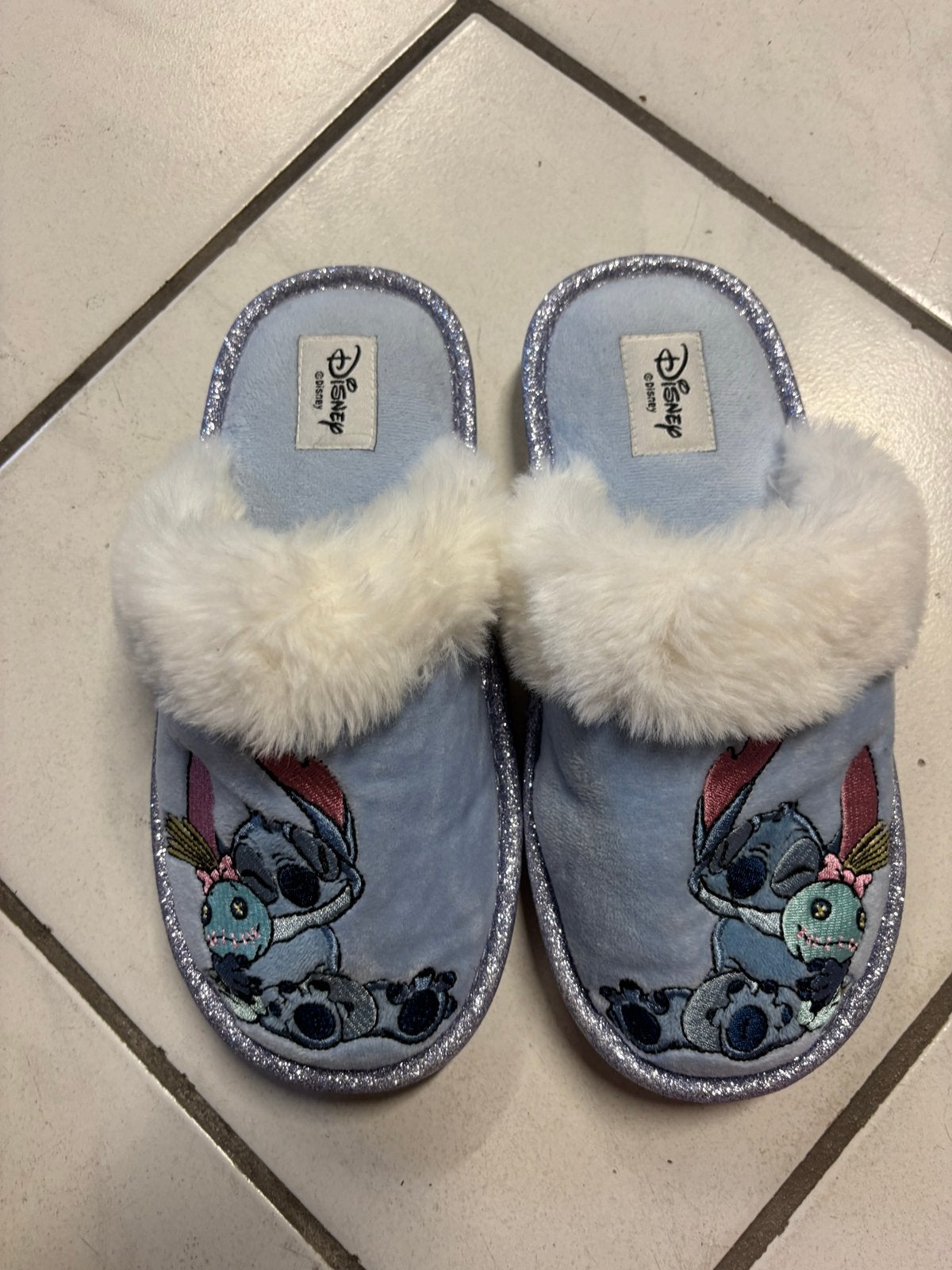 Disney Stitch Pantoffels - Maat 36/37 nieuw, Kleding | Dames, Schoenen, Ophalen of Verzenden, Zo goed als nieuw, Blauw, Pantoffels of Sloffen