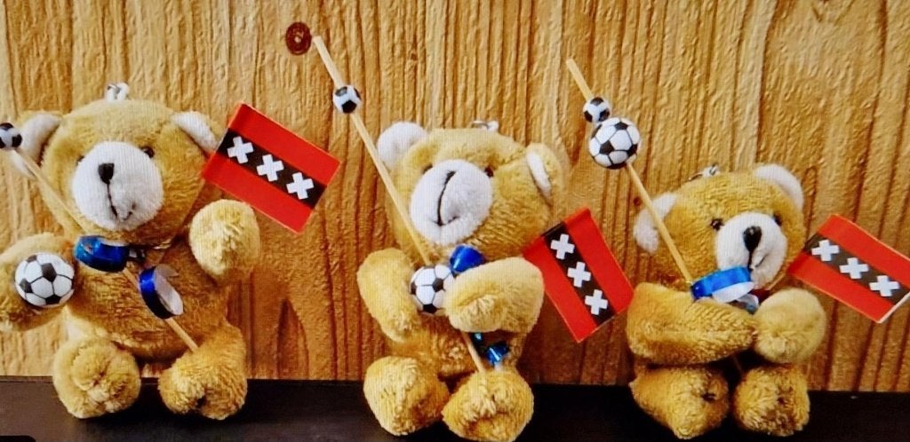 50 Ajax Amsterdam voetbal beertjes sleutelhangers zie foto's, Ophalen of Verzenden, Nieuw, Feestartikel, Overige