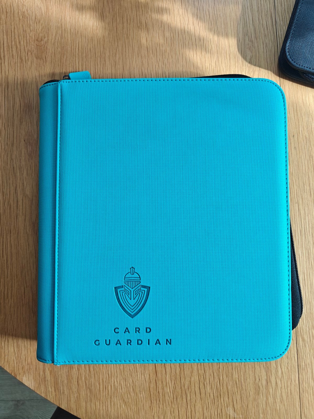 Card Guardian Toploader Binder 4 pocket, Ophalen of Verzenden, Zo goed als nieuw, Boek of Catalogus