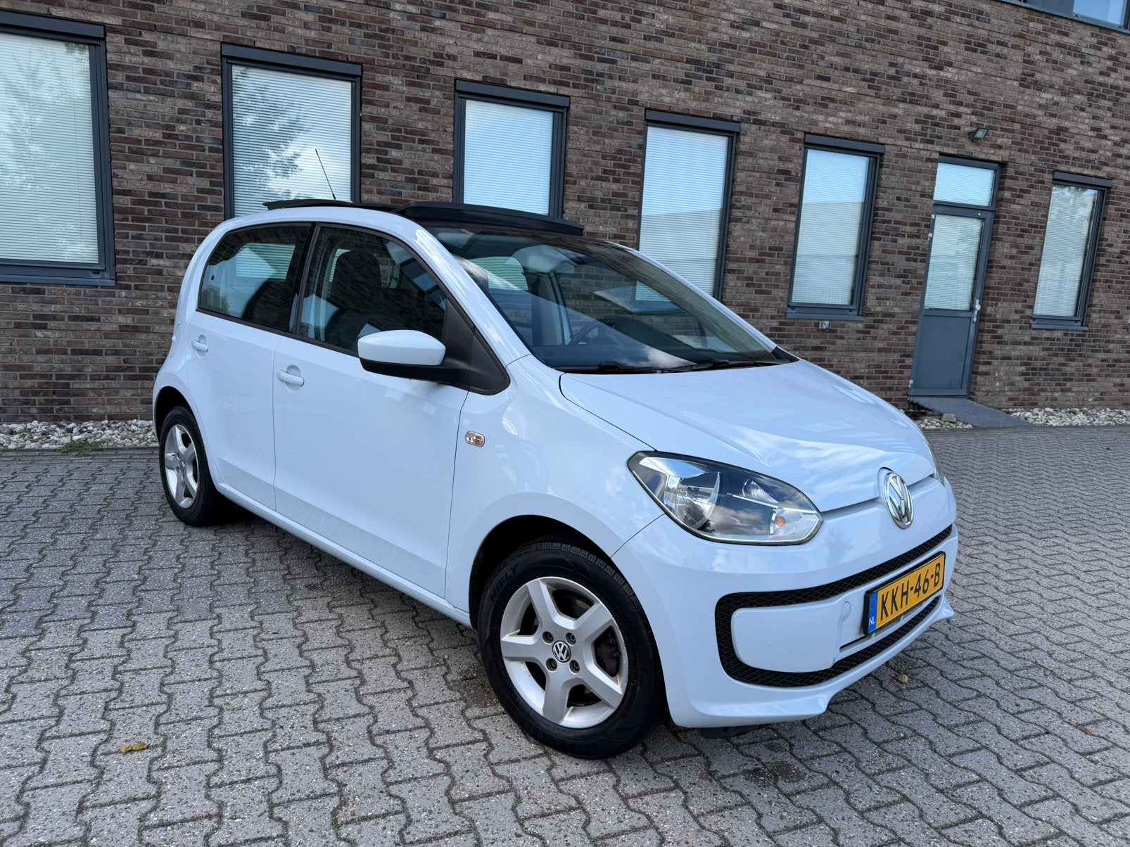 Volkswagen Up! 1.0 75PK Airco Cruise PDC Panorama dak, Parkeerassistent, Stof, Up!, 4 stoelen