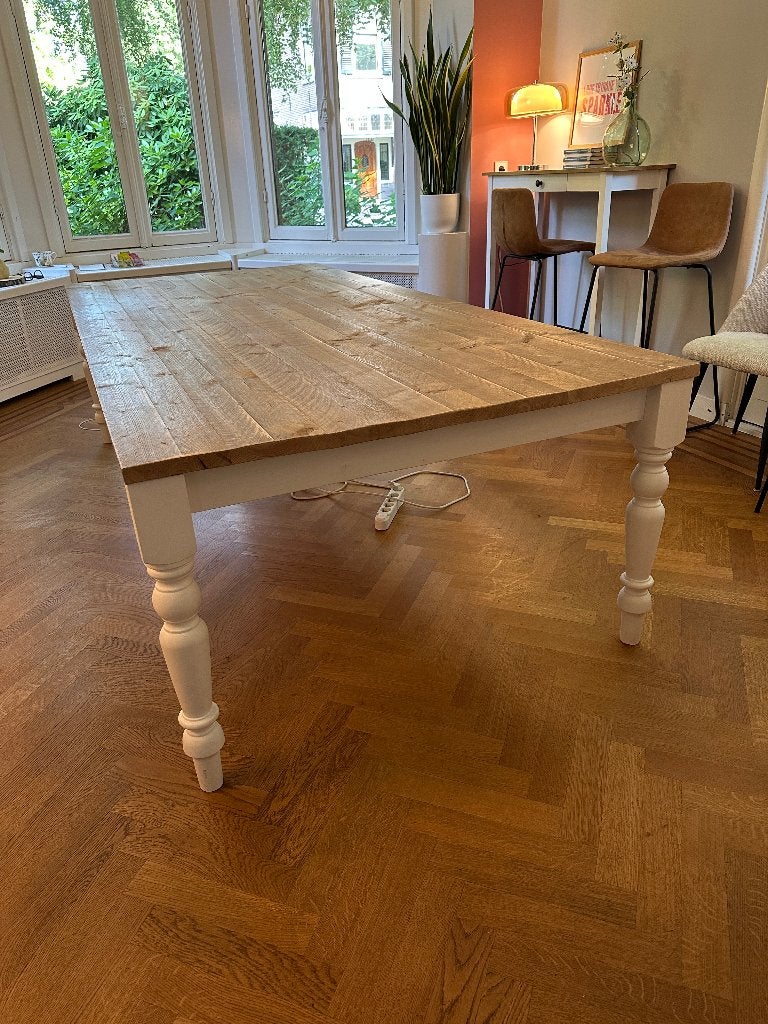 Houten tafel met bolpoten, Huis en Inrichting, Tafels | Eettafels, Ophalen, Gebruikt, 100 tot 150 cm, 200 cm of meer