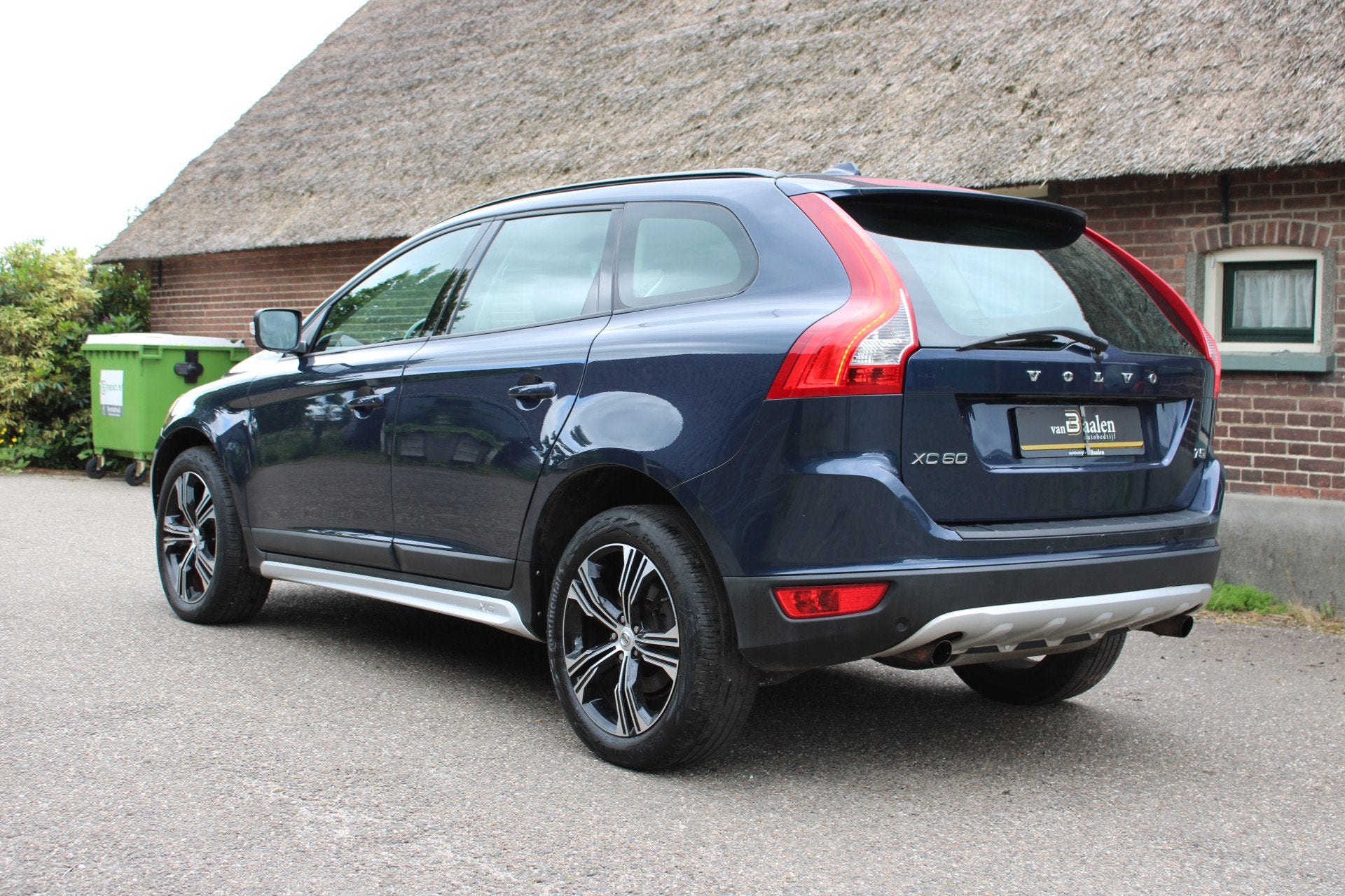 Volvo XC60 2.0 T5 Kinetic AUTOMAAT NAVI ECC CRUISE PDC 18700, Auto's, Zwart, 4 cilinders, Blauw, Origineel Nederlands