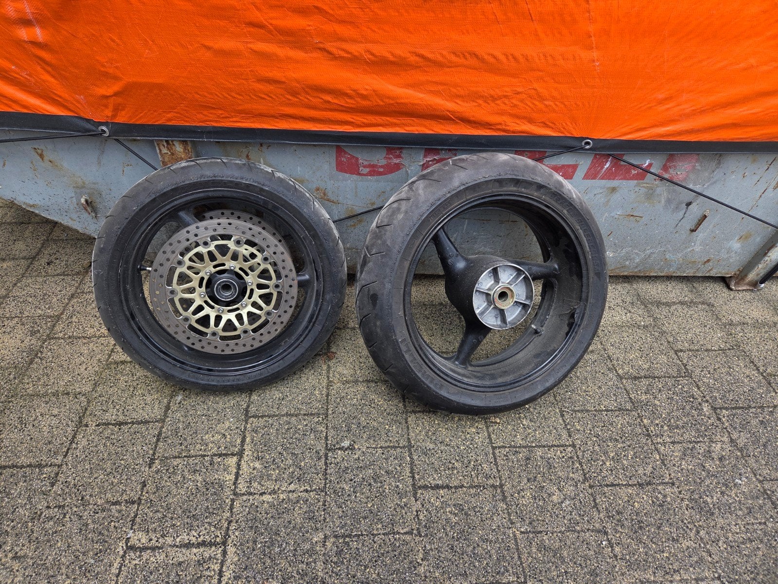 Velgen met schijven voor Honda CBR954RR, Ophalen
