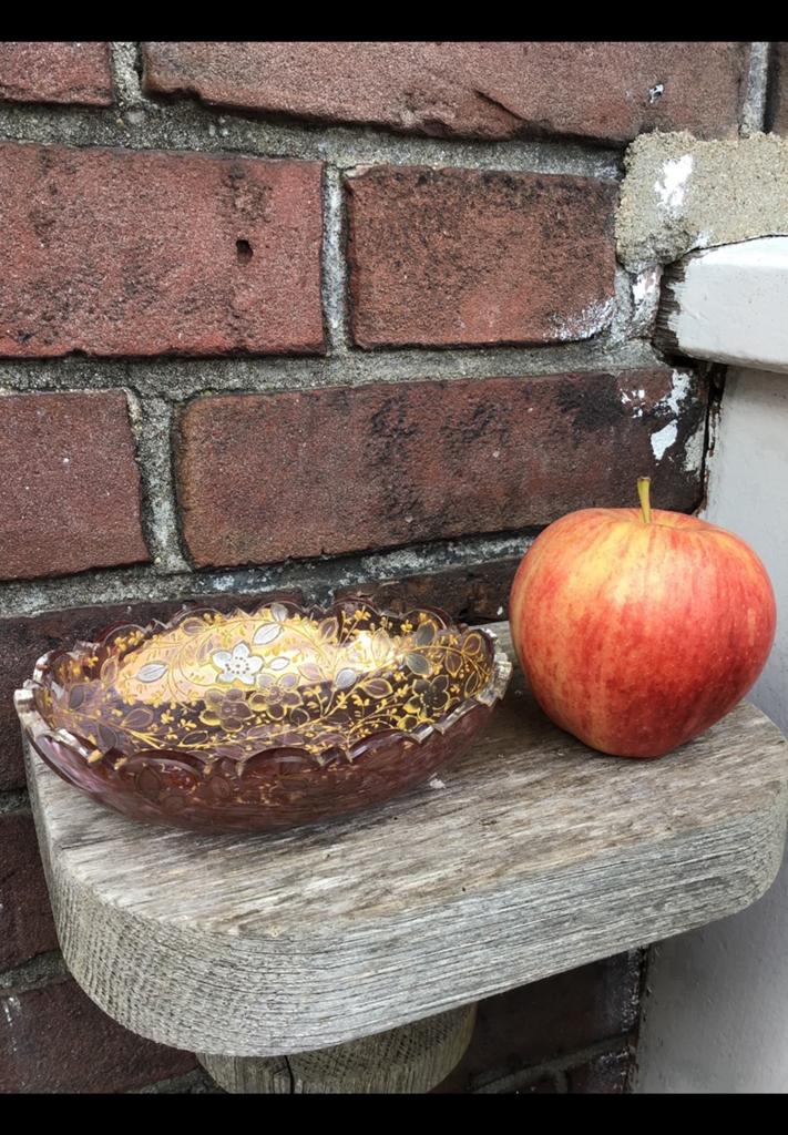 Lief rood, paars schaaltje, gouden bloementjes patroon glas, Ophalen of Verzenden