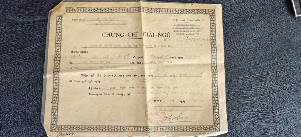 Vietnam oorlog periode docu ontslag uit Militaire dienst, Verzamelen, Ophalen of Verzenden, Landmacht, Nederland, Embleem of Badge